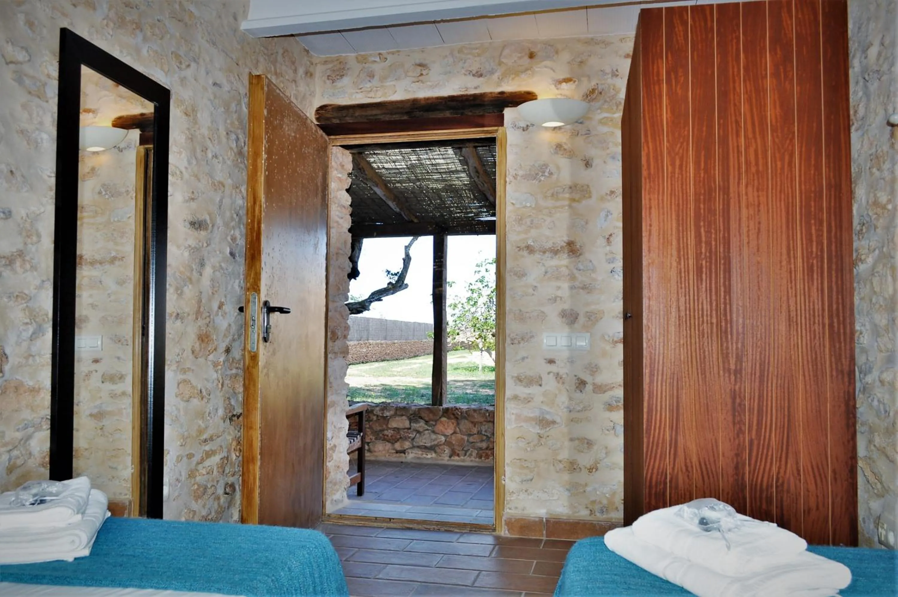 Photo of the whole room, Bed in Siamoformentera Analissa