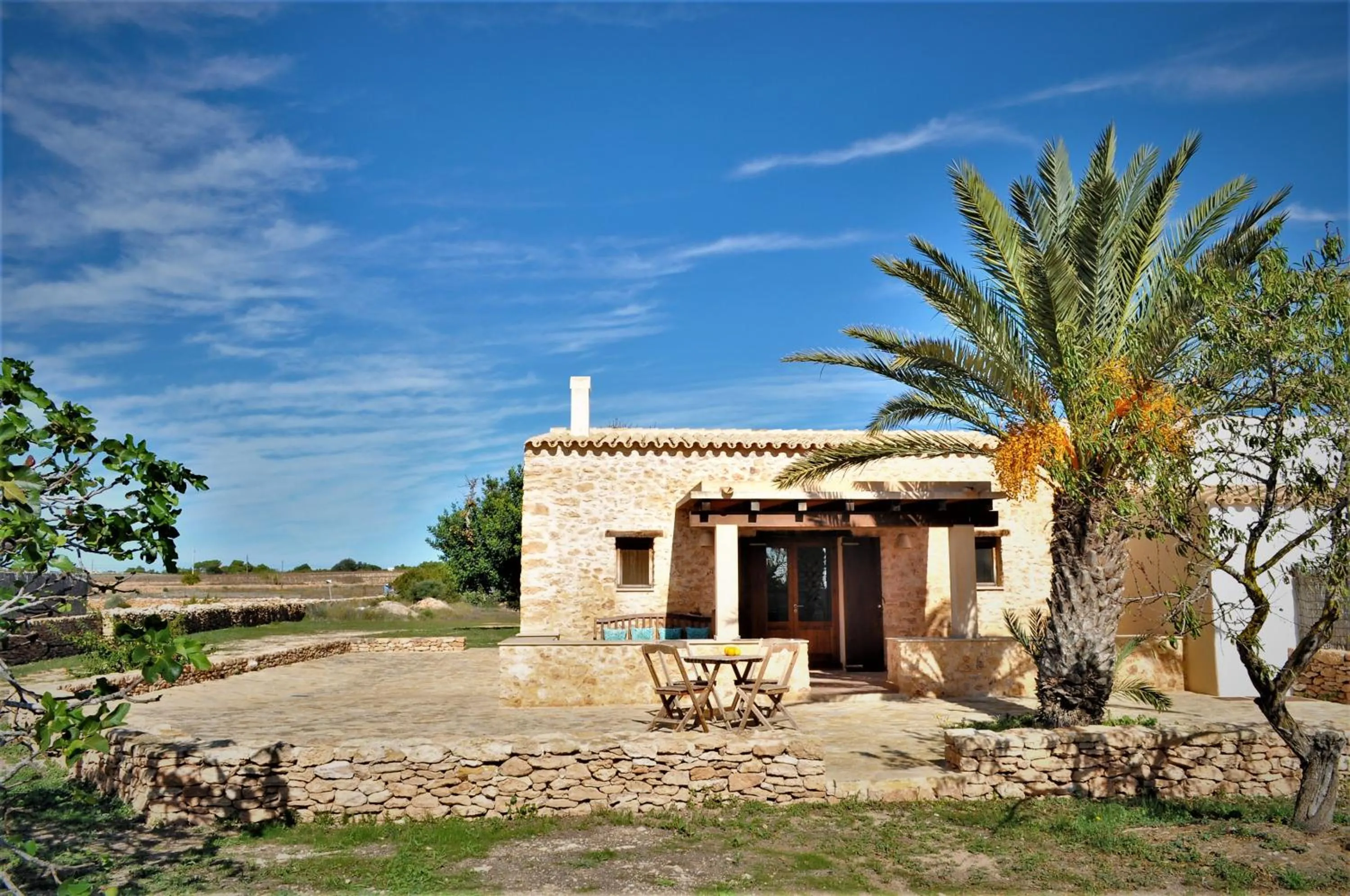 Property building in Siamoformentera Analissa
