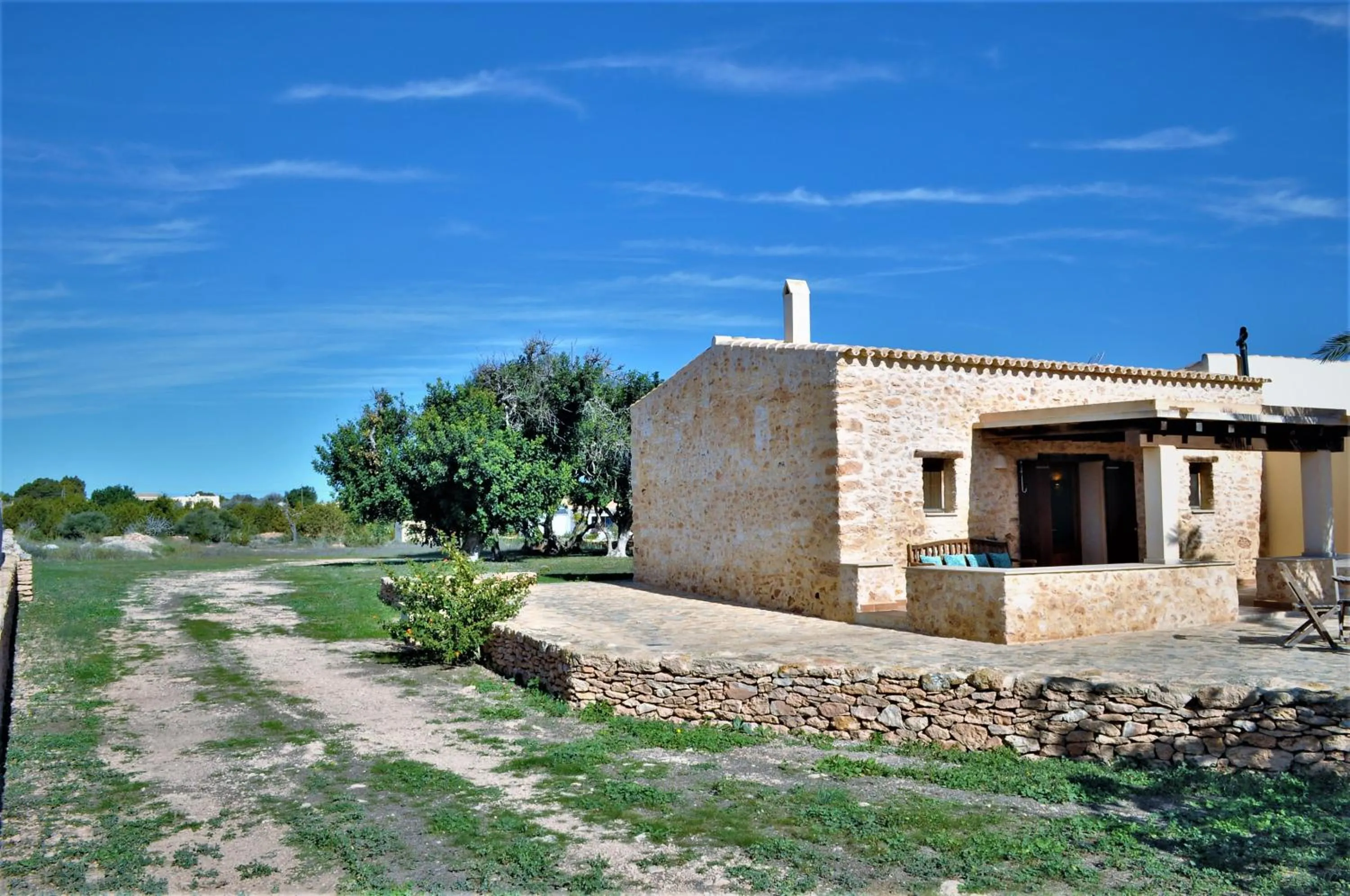 Property building in Siamoformentera Analissa