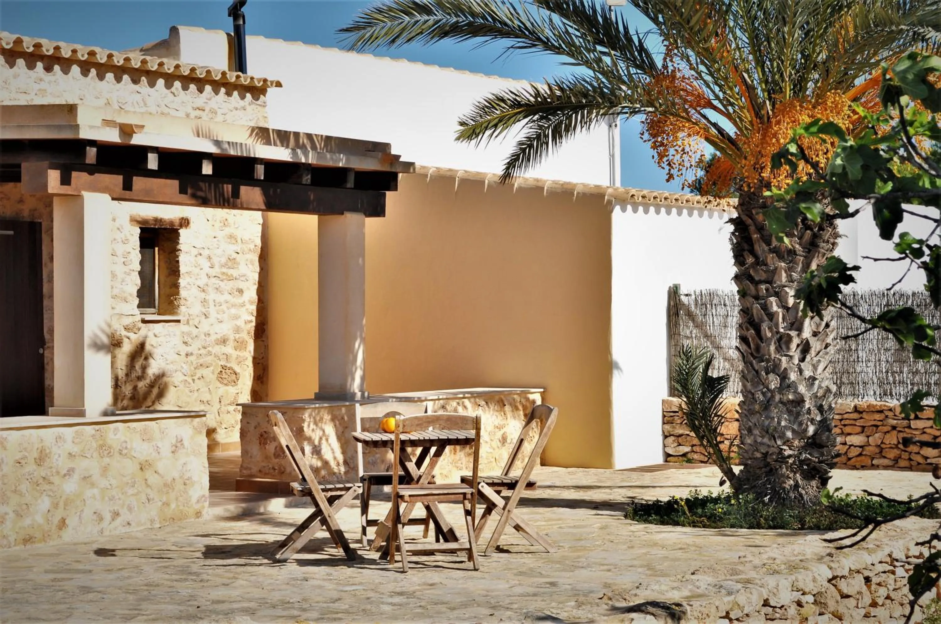 Property building in Siamoformentera Analissa