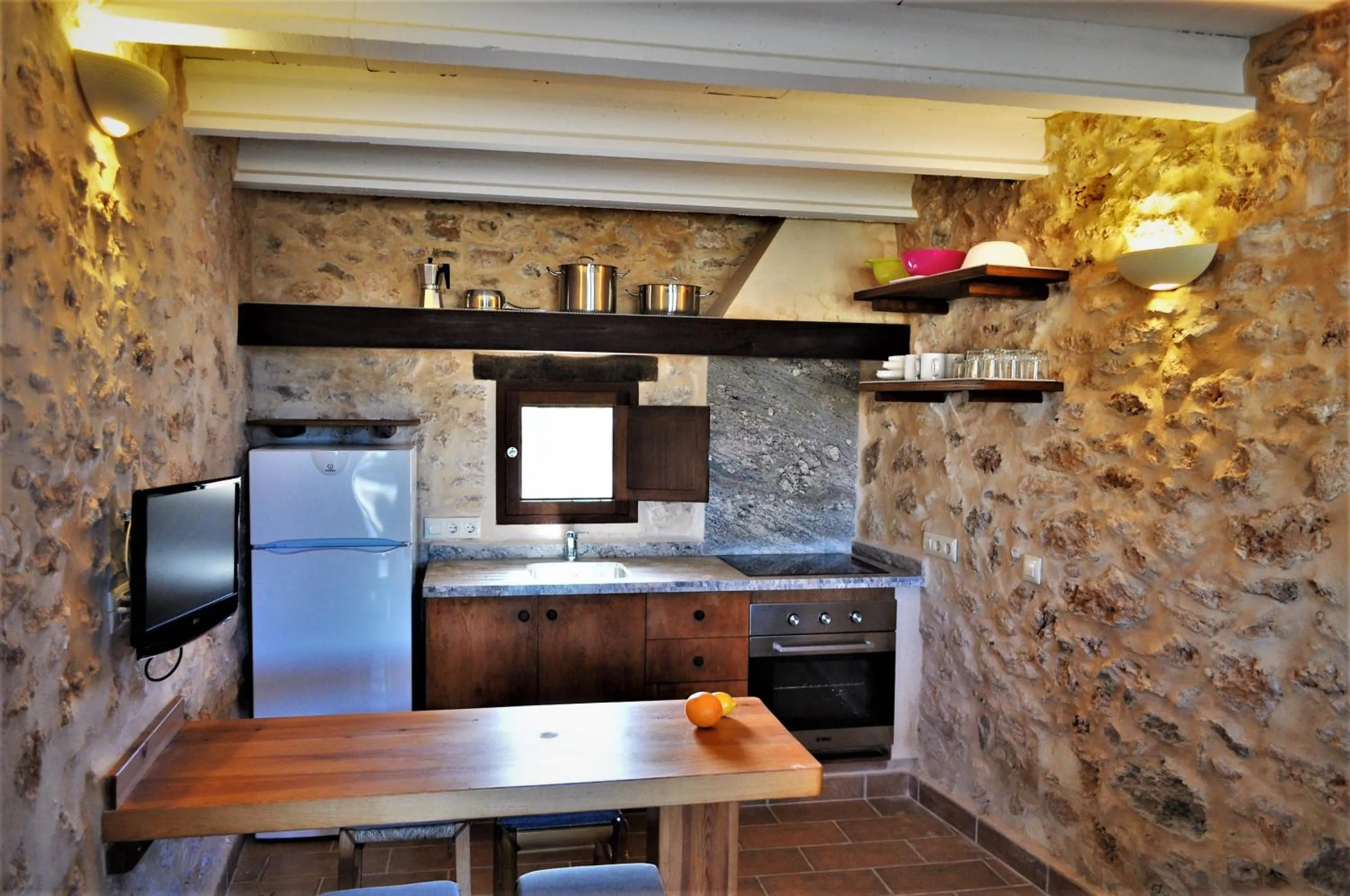 TV and multimedia in Siamoformentera Analissa