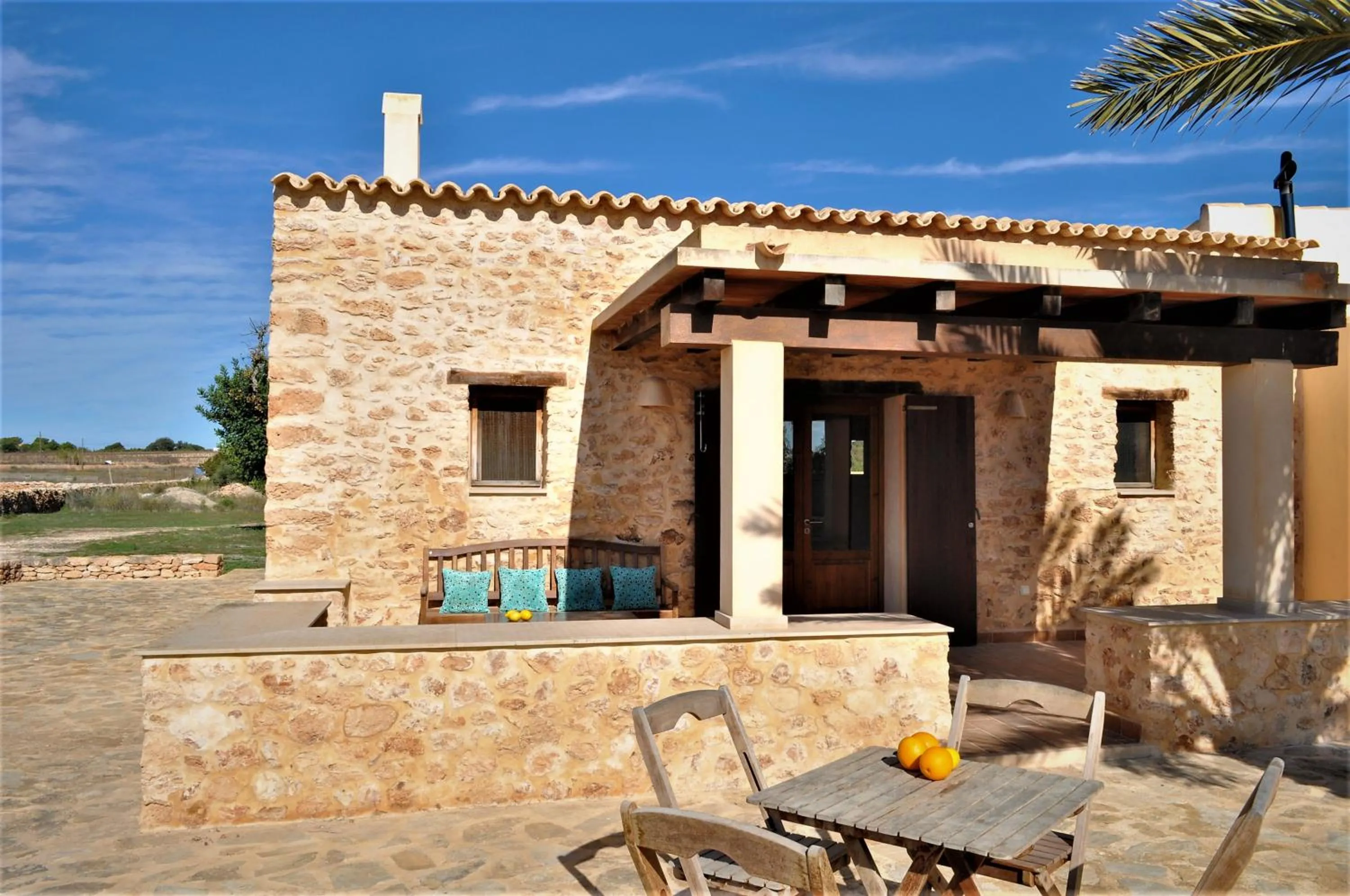 Property building in Siamoformentera Analissa