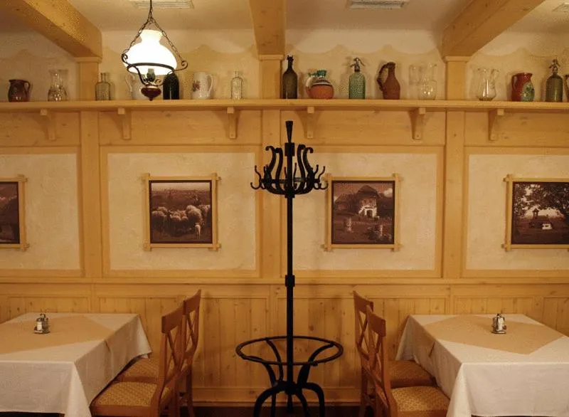 Restaurant/places to eat in Nimród Hotel és Ètterem