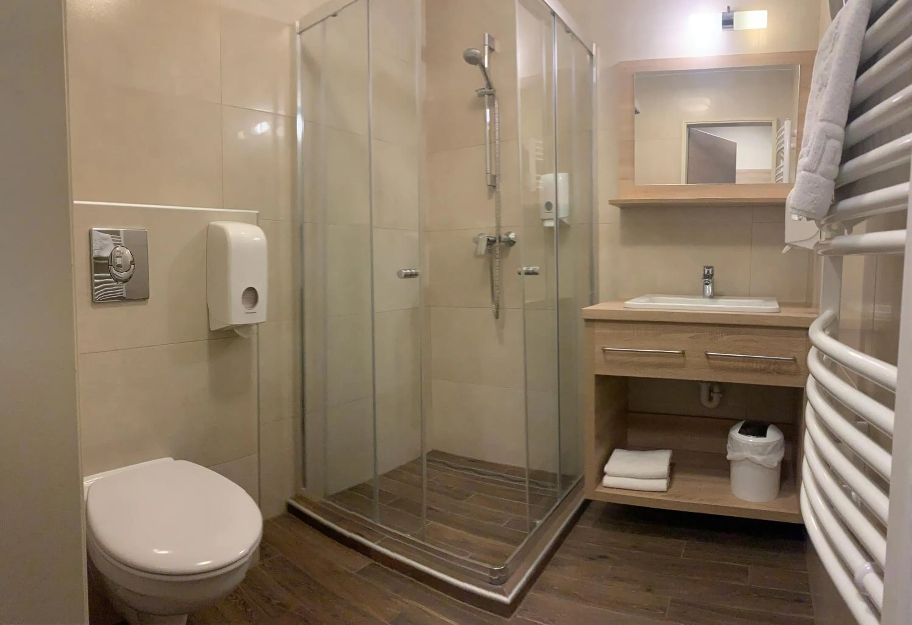 Bathroom in Nimród Hotel és Ètterem