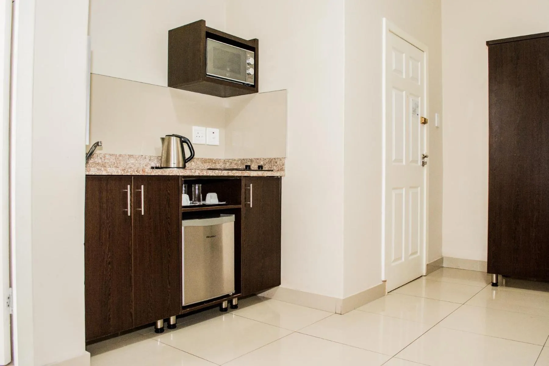 Kitchen or kitchenette in Bayside Hotel Pietermaritzburg