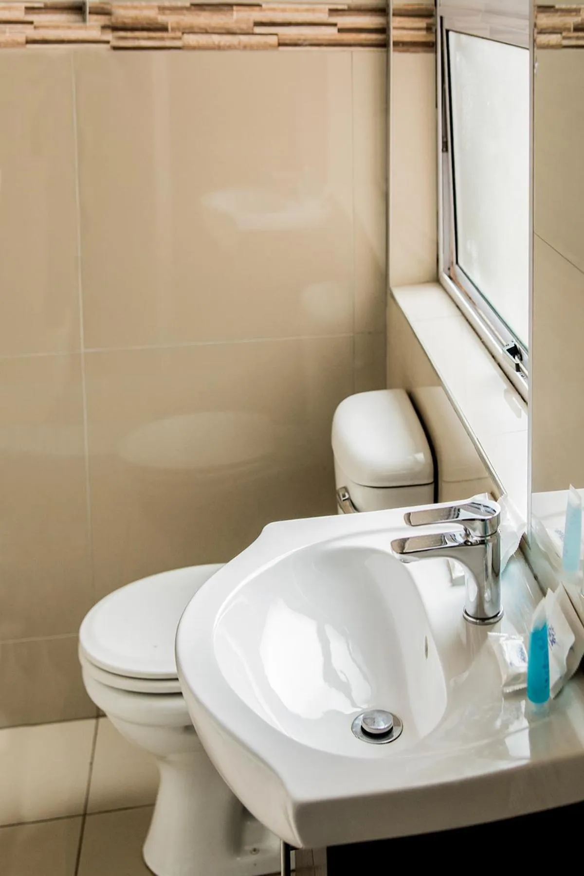 Toilet in Bayside Hotel Pietermaritzburg