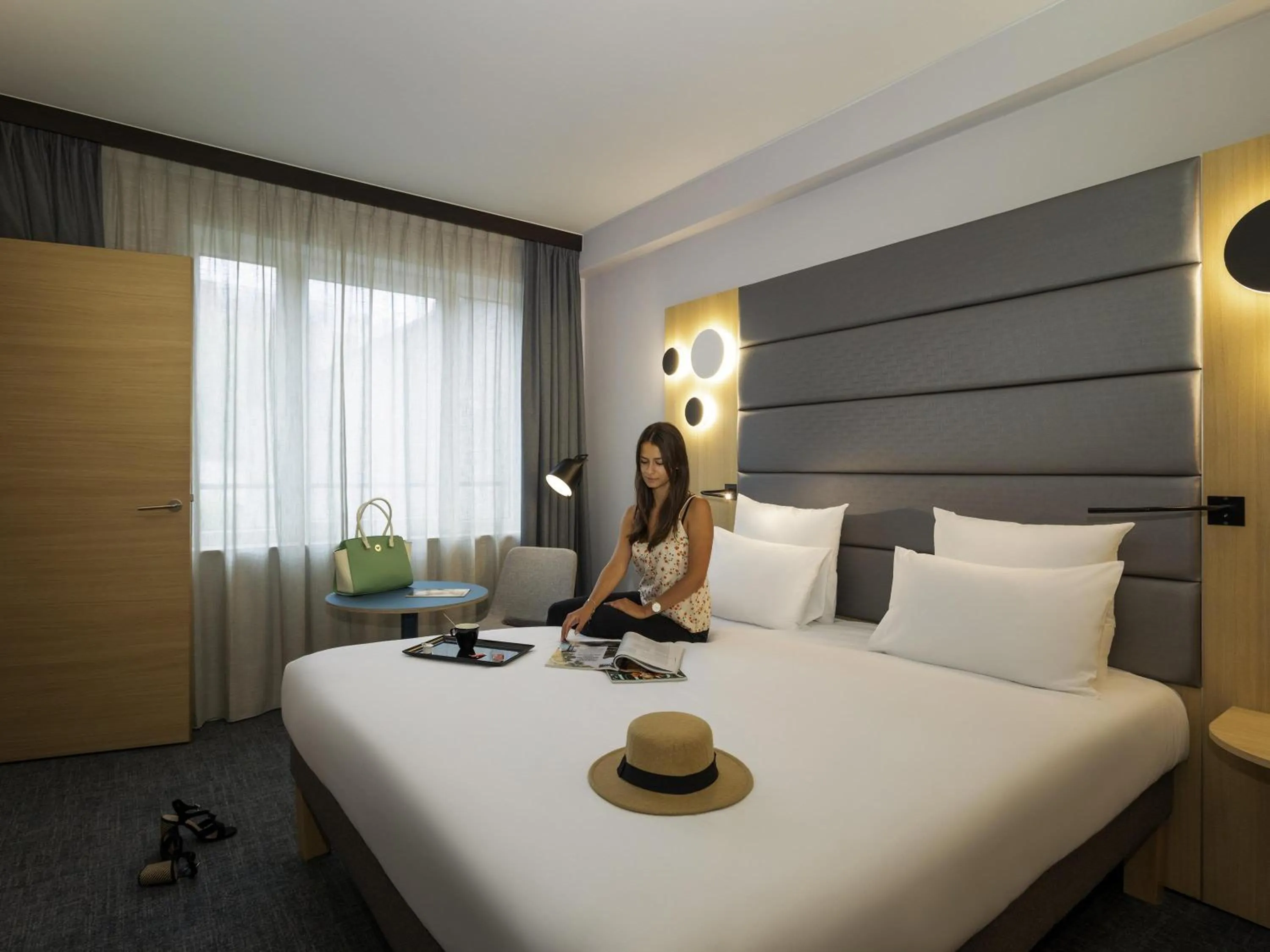 Bedroom, Bed in Novotel Brussels Centre Midi