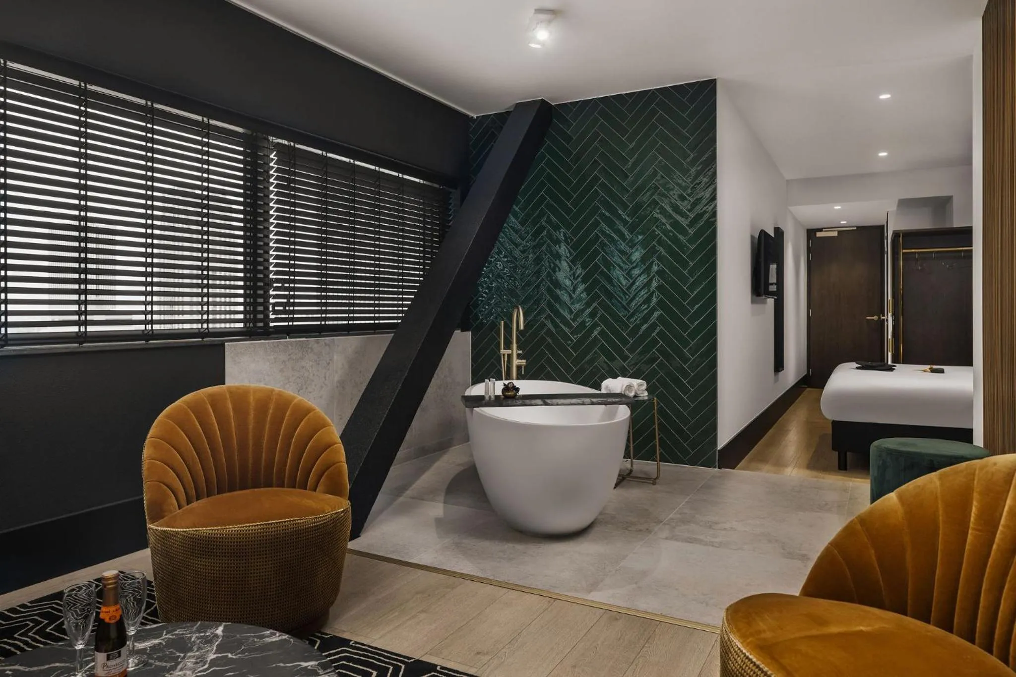 Living room, Bed in The James Rotterdam