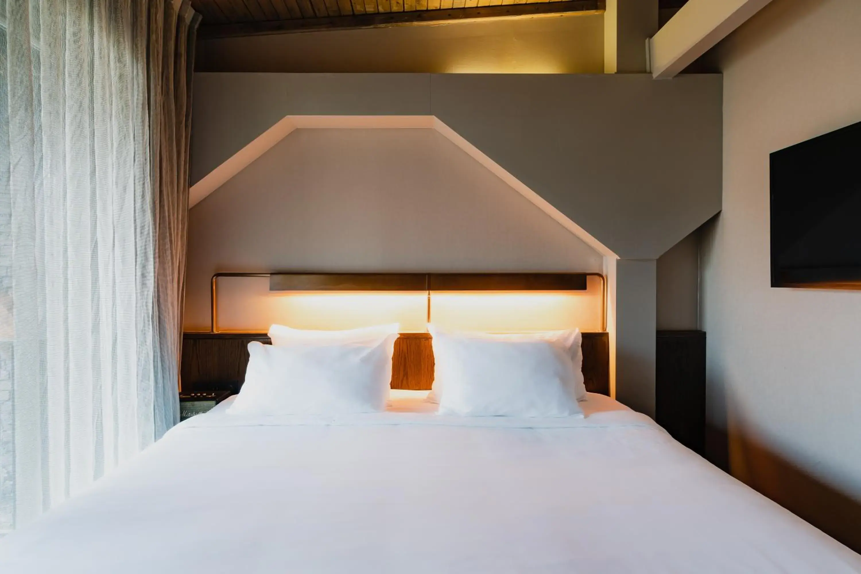 Small Double Room in Hotel van de Vijsel Small Double Room in Hotel van de Vijsel