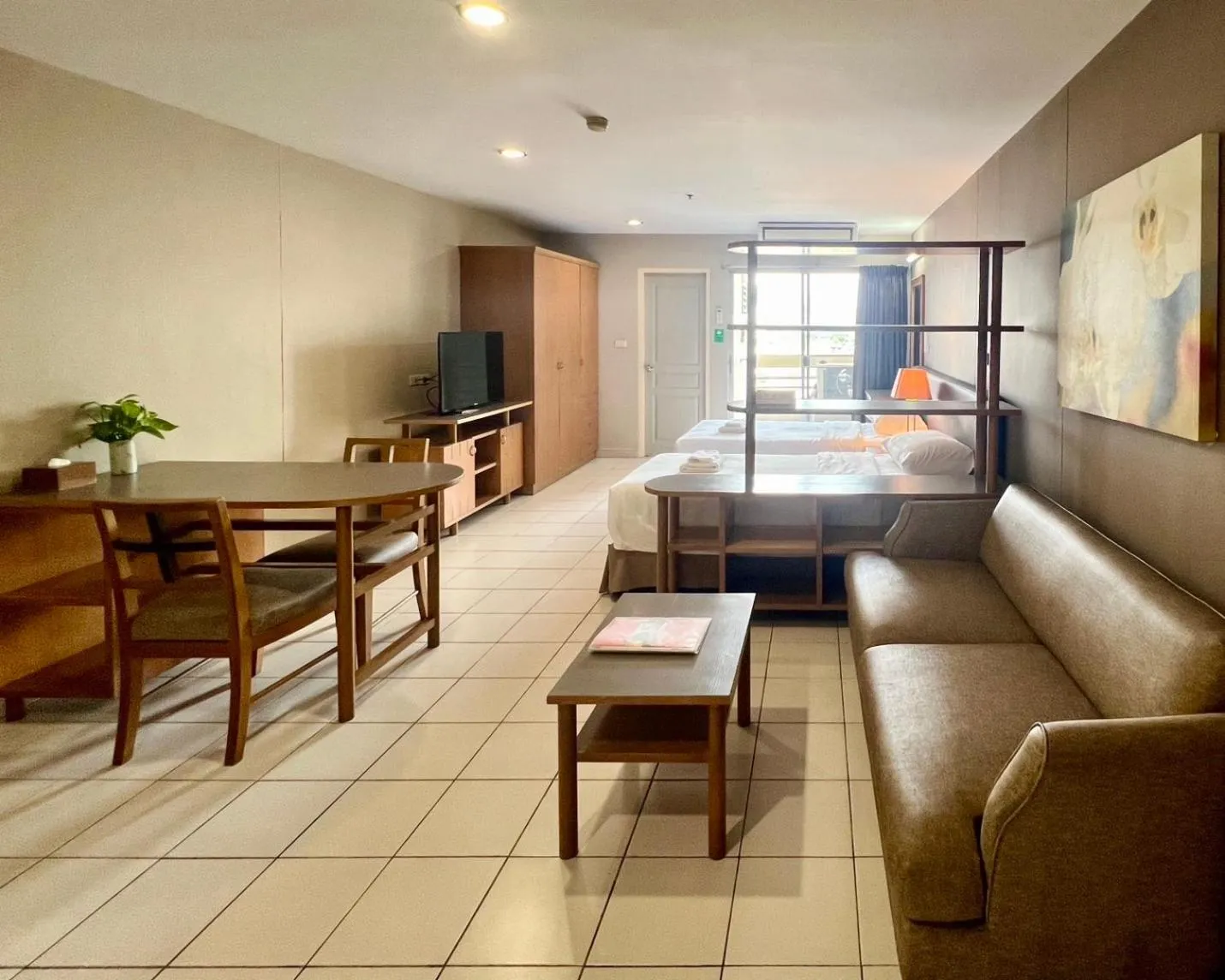 TV and multimedia in BU Place Hotel