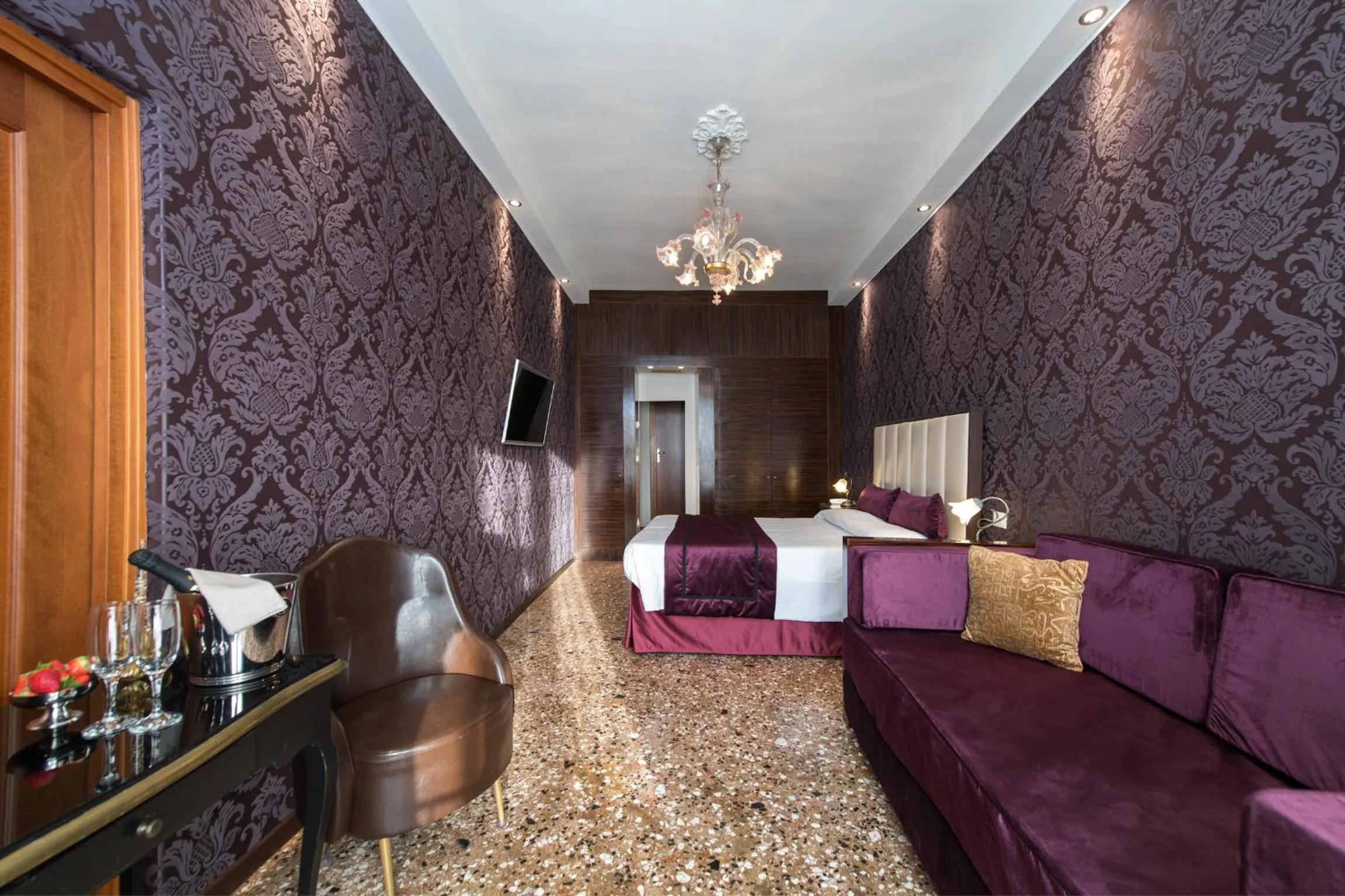 City view in Locanda Leon Bianco on the Grand Canal