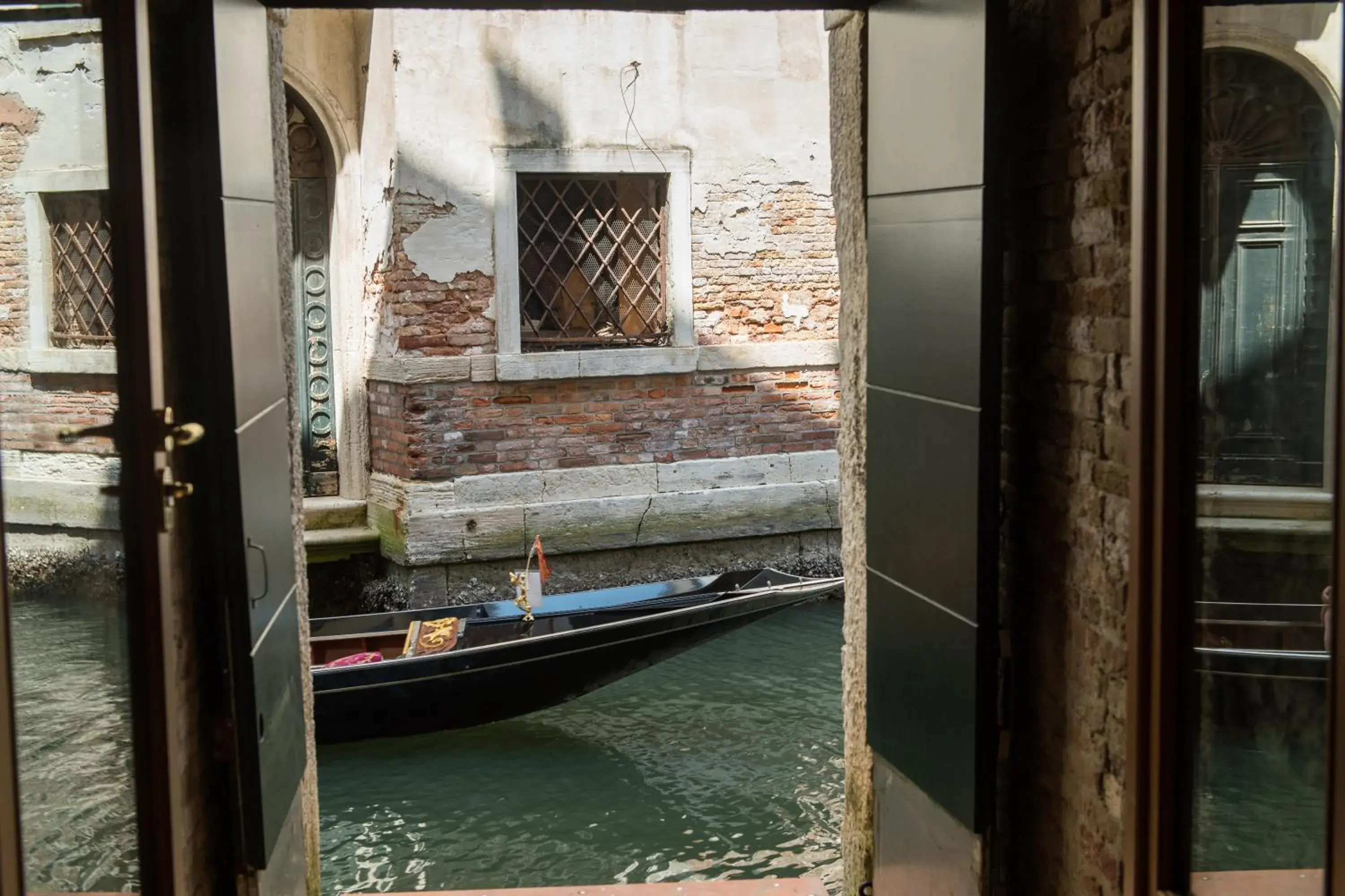 Photo of the whole room in Locanda Leon Bianco on the Grand Canal Photo of the whole room in Locanda Leon Bianco on the Grand Canal