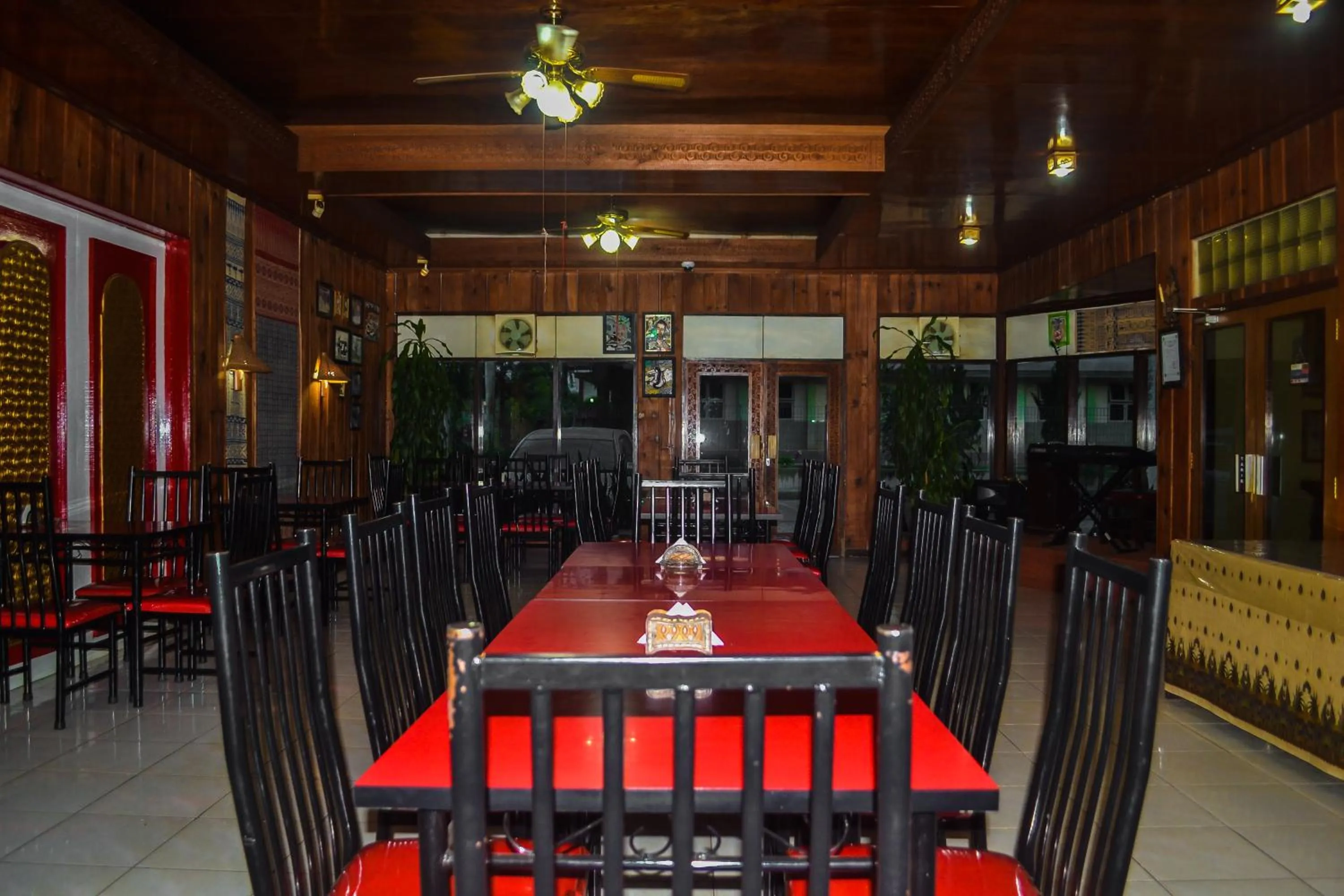 Restaurant/places to eat in Hotel Indra Toraja