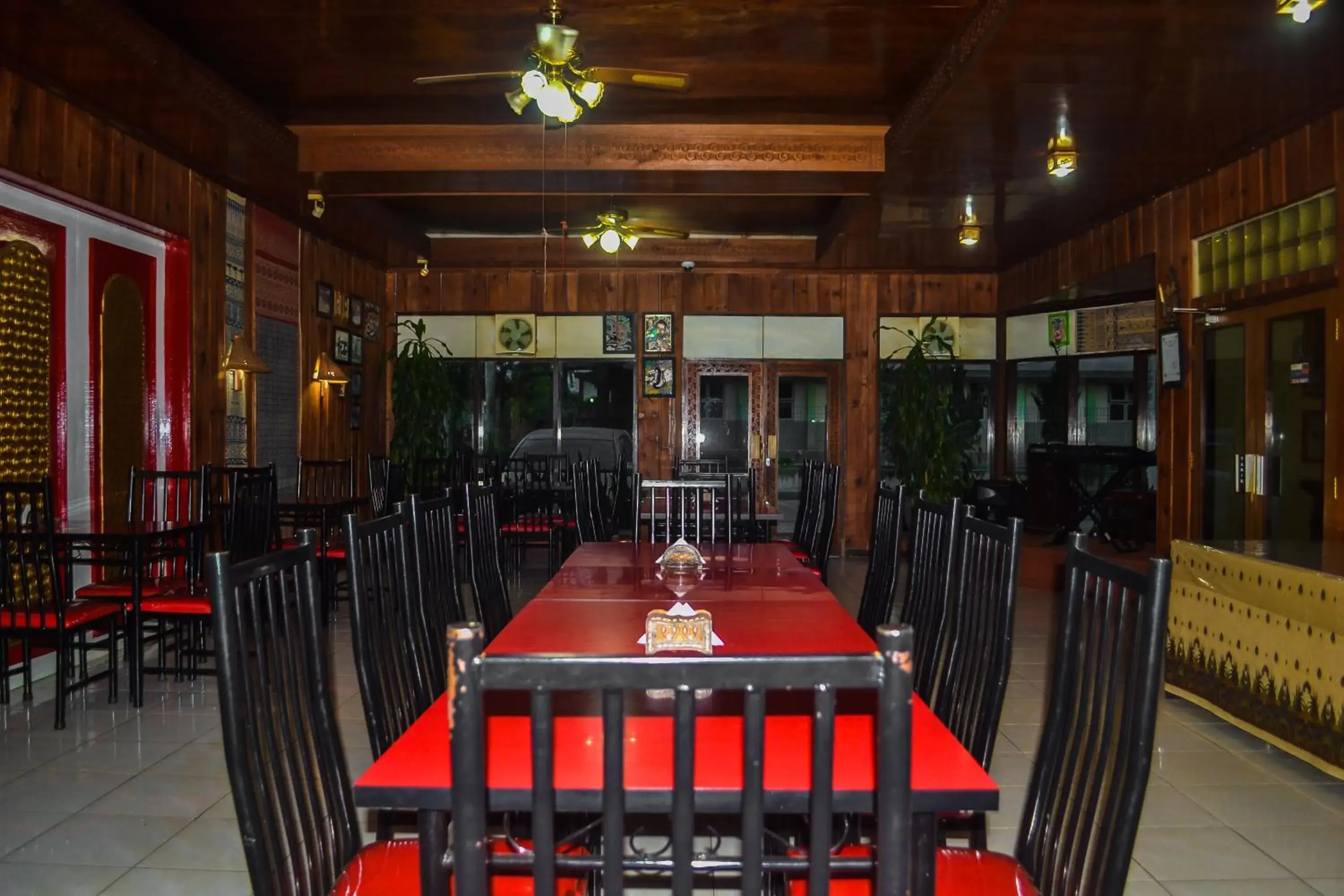 Restaurant/places to eat in Hotel Indra Toraja Restaurant/places to eat in Hotel Indra Toraja