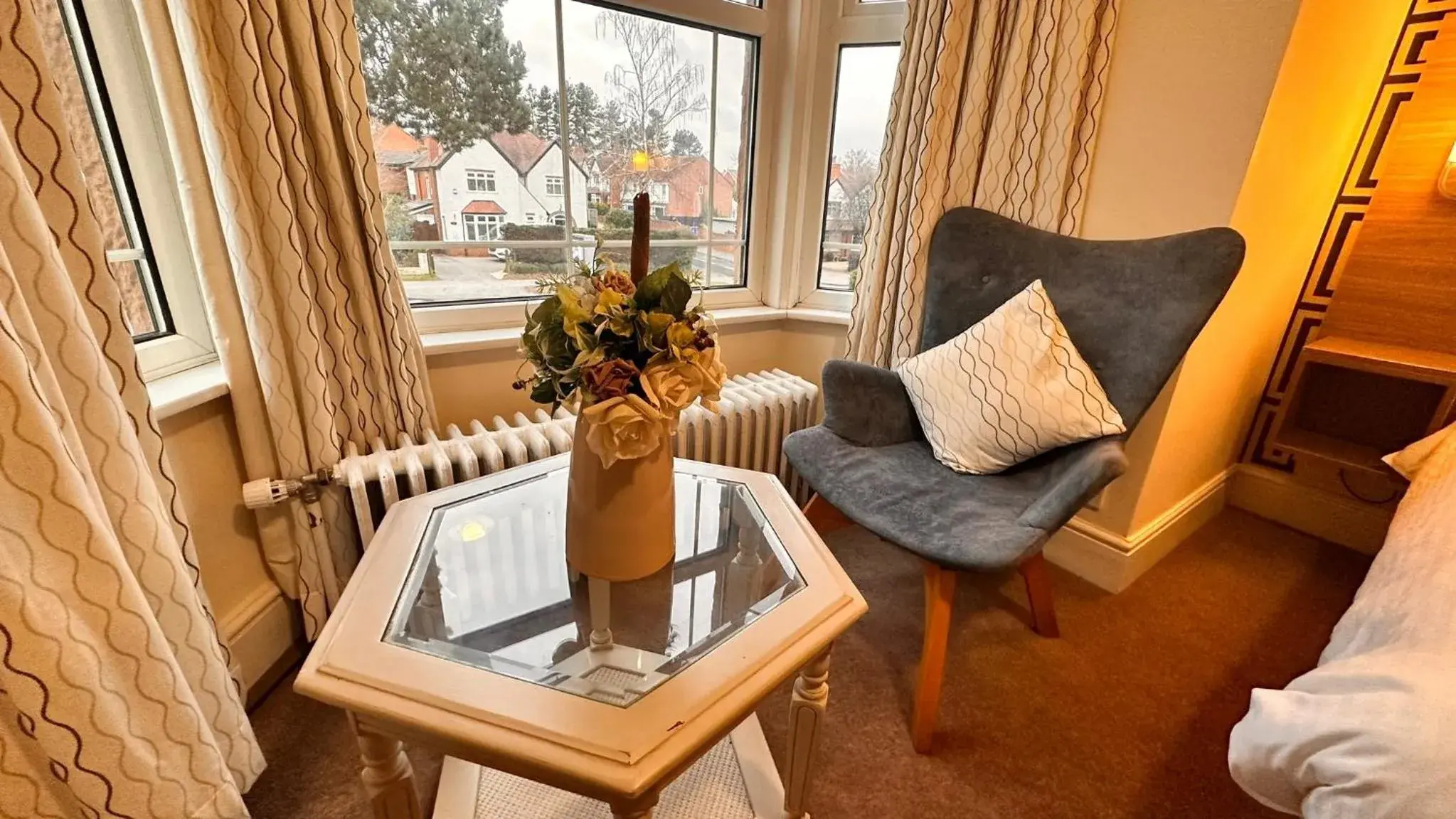 Seating Area in 281 Restaurant and Rooms