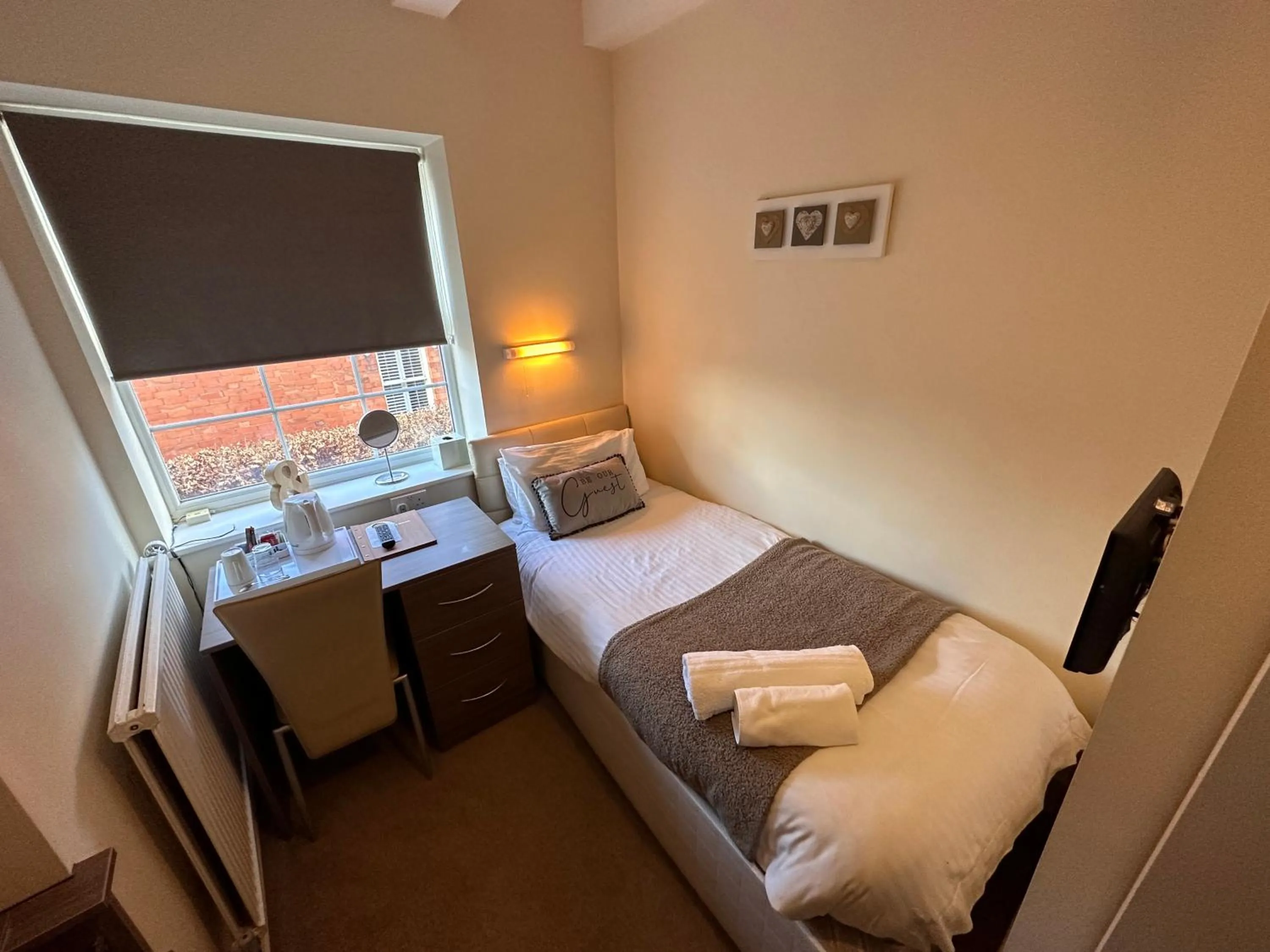 Bed in 281 Hotel & Restaurant