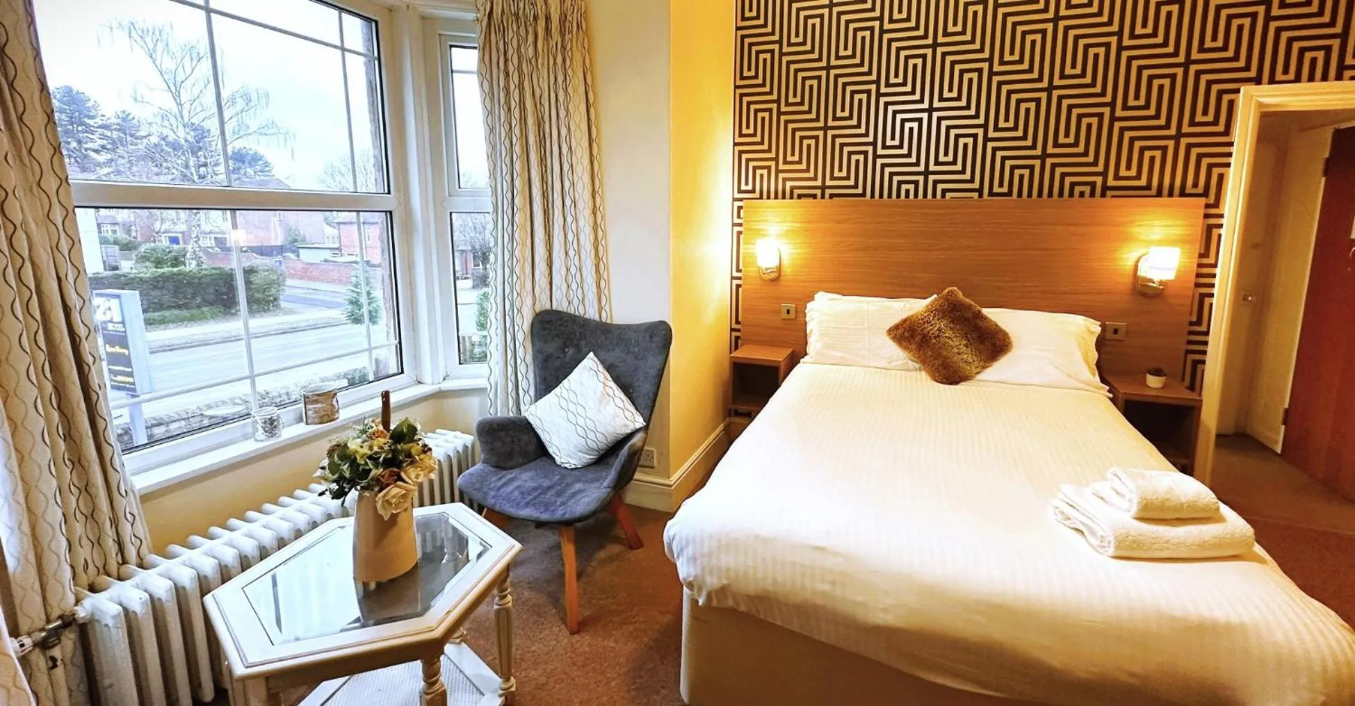 Bed in 281 Hotel & Restaurant