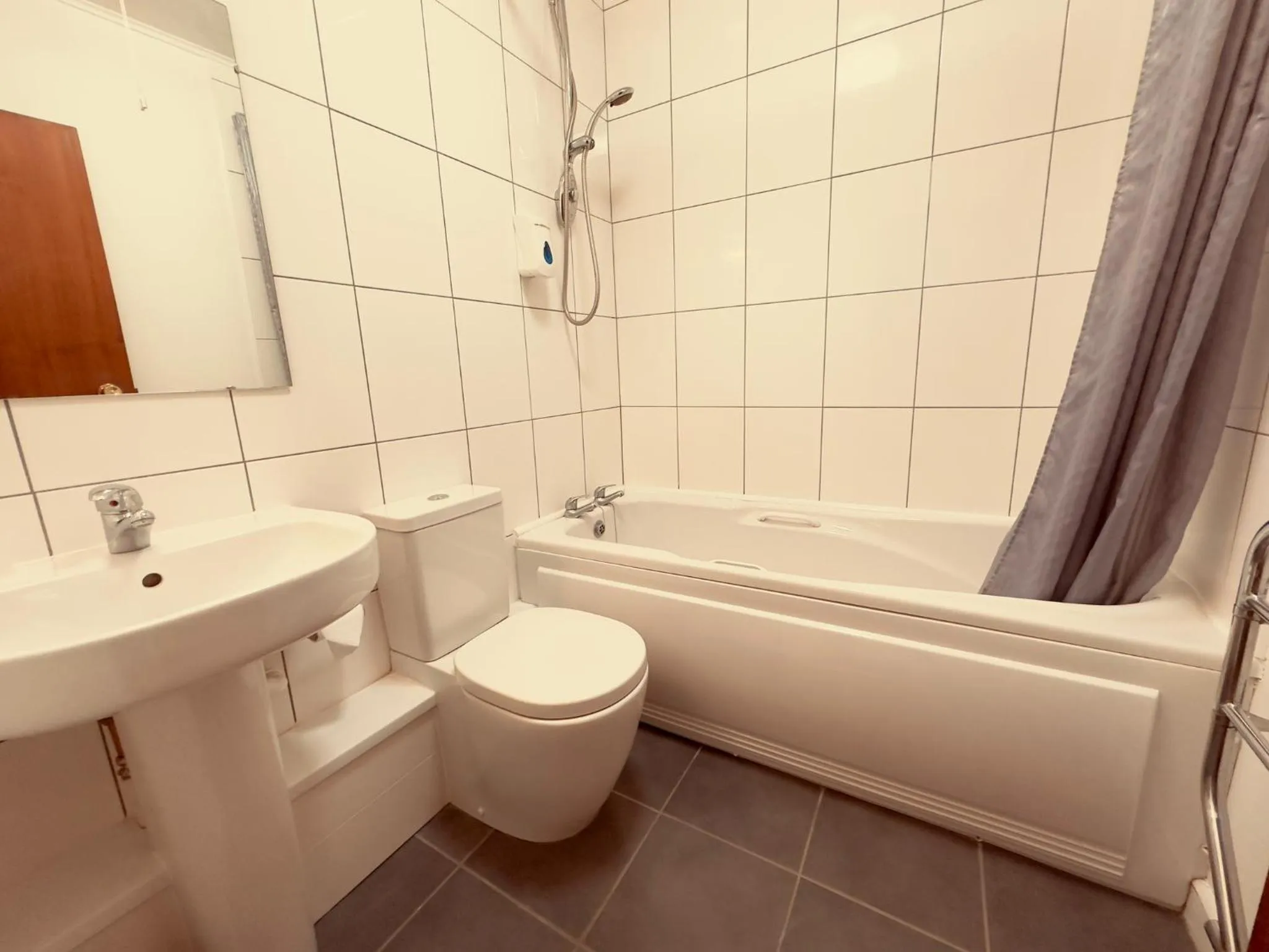 Shower in 281 Hotel & Restaurant