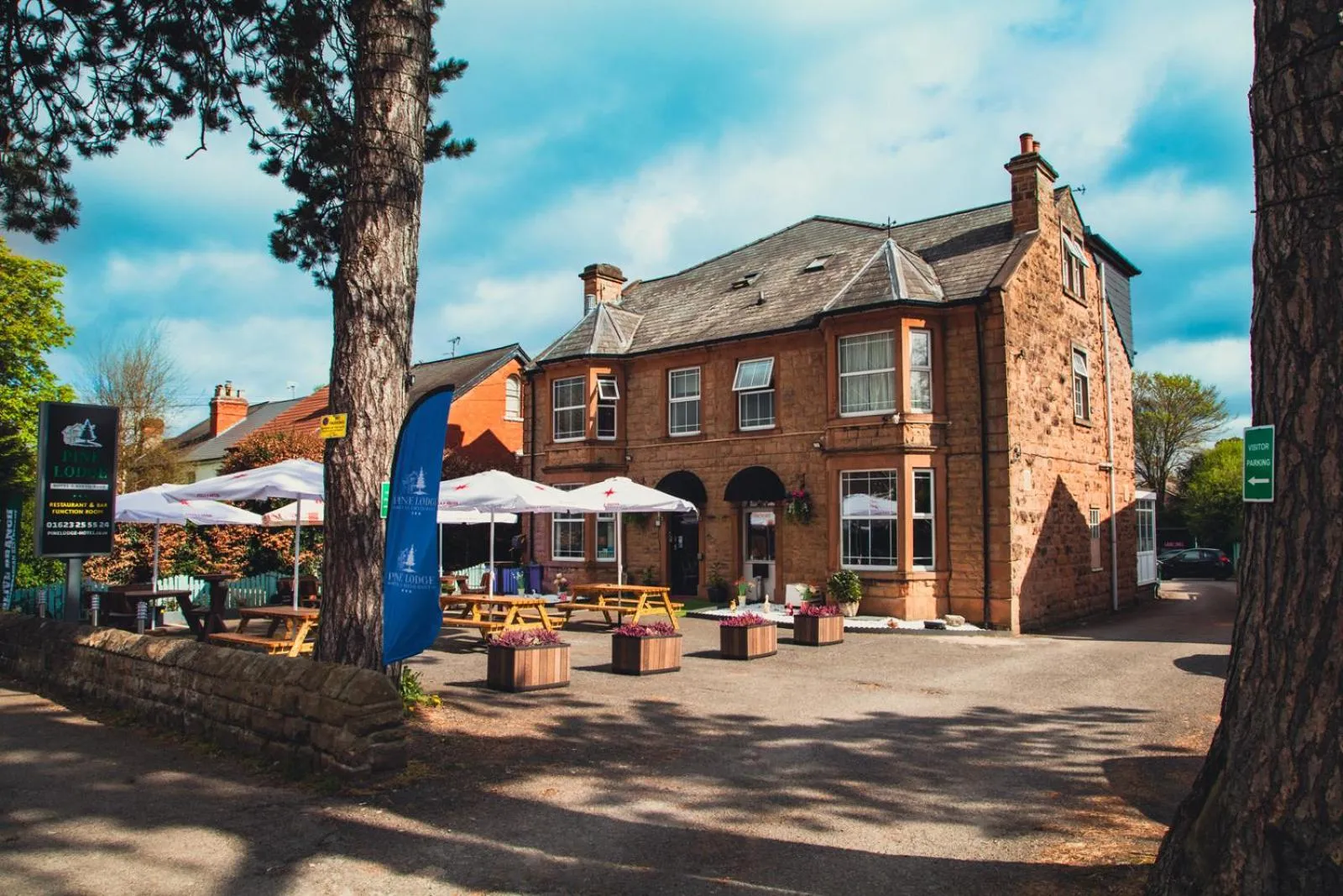 Property building in Pine Lodge Hotel & Restaurant Mansfield
