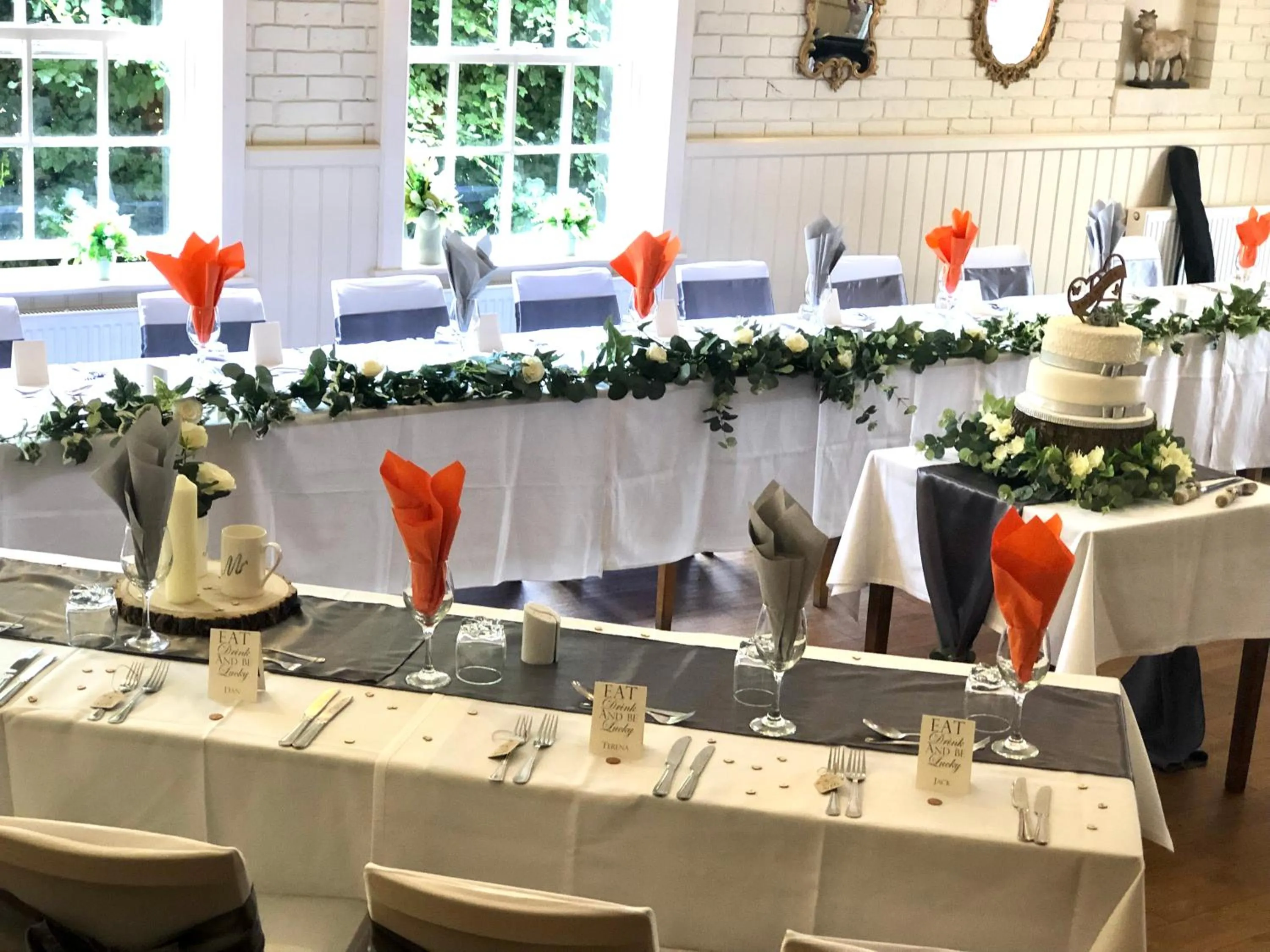 Restaurant/places to eat in 281 Hotel & Restaurant