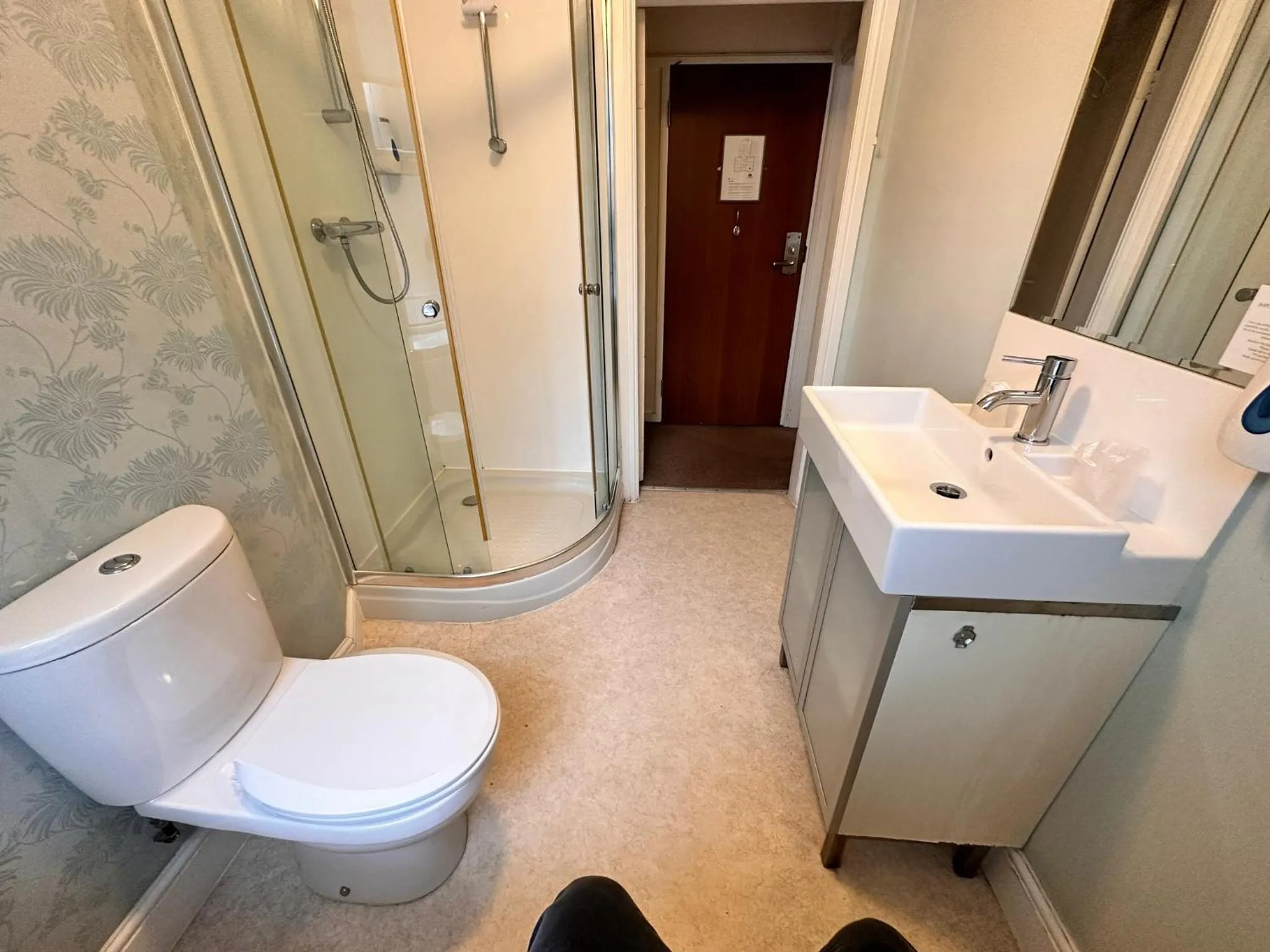 Bathroom in 281 Hotel & Restaurant