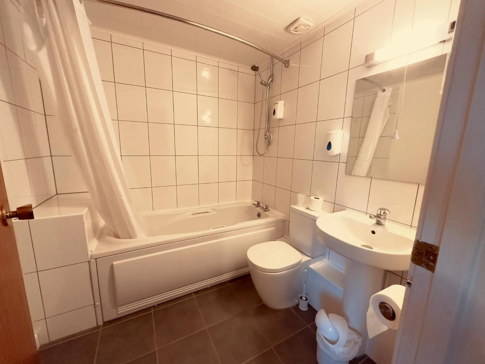 Toilet in 281 Hotel & Restaurant