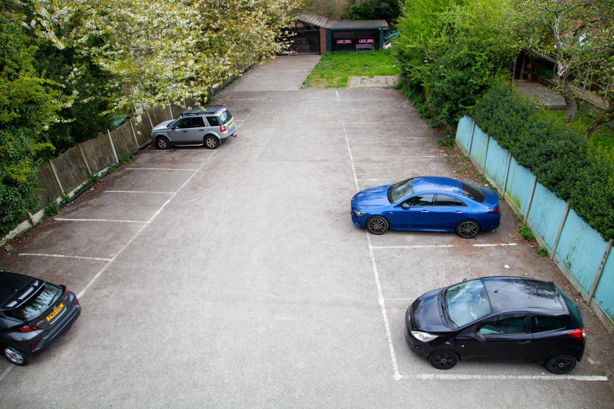 Parking in Pine Lodge Hotel & Restaurant Mansfield