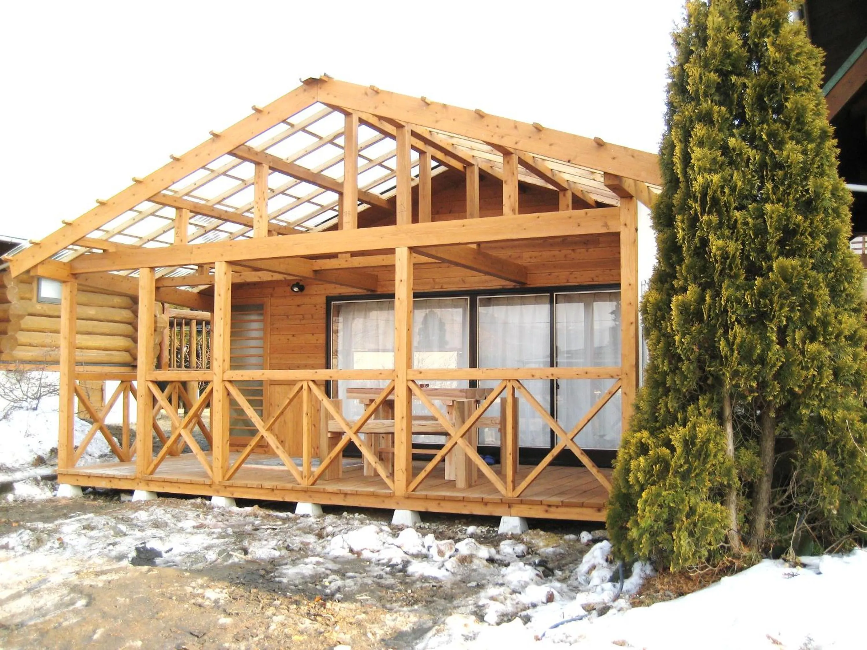 Facade/entrance in Kurokawa Mori no Cottage