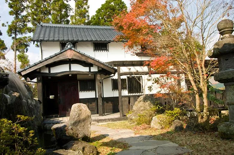 Facade/entrance in Kurokawa Mori no Cottage