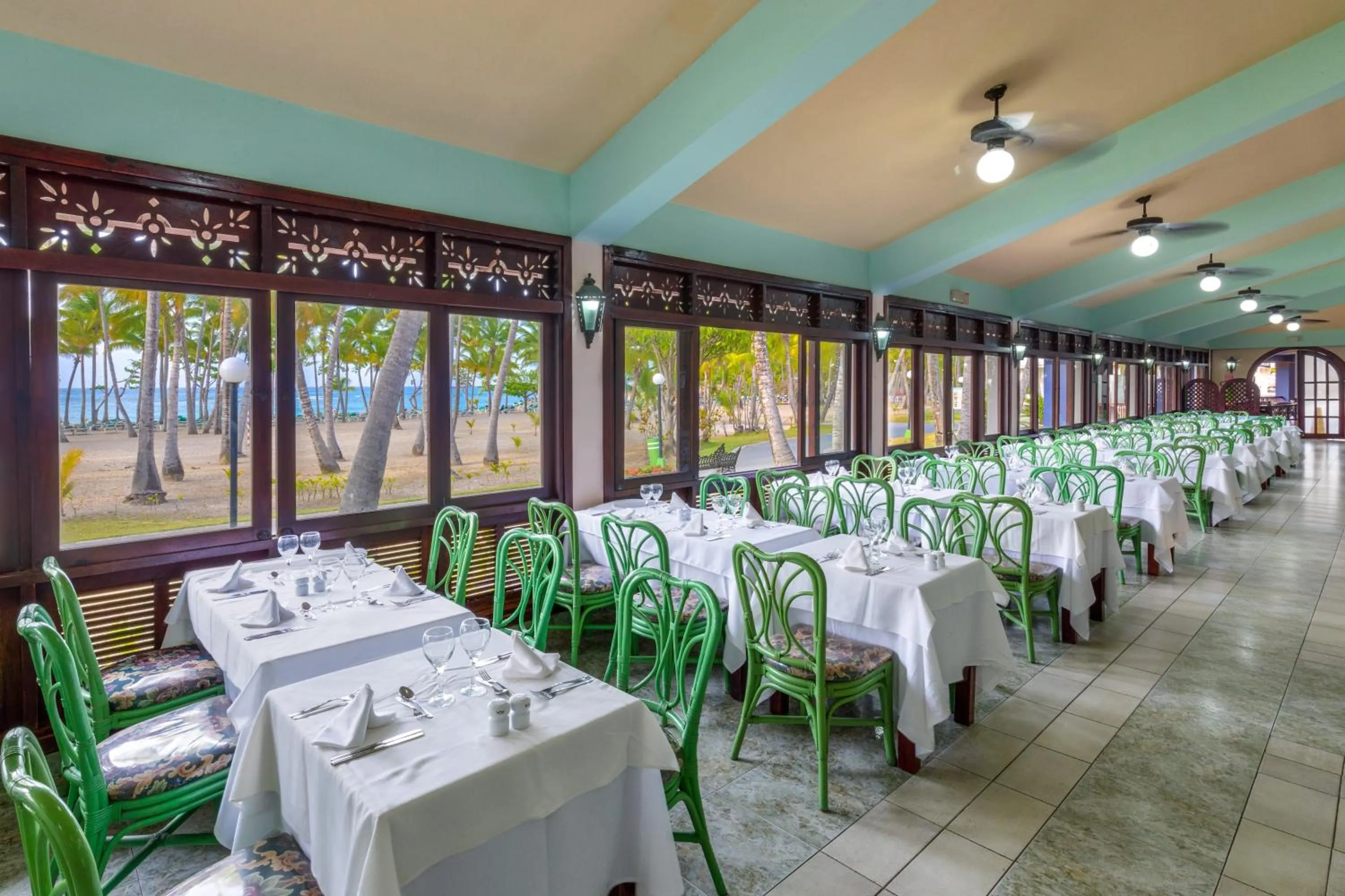 Restaurant/places to eat in Playabachata