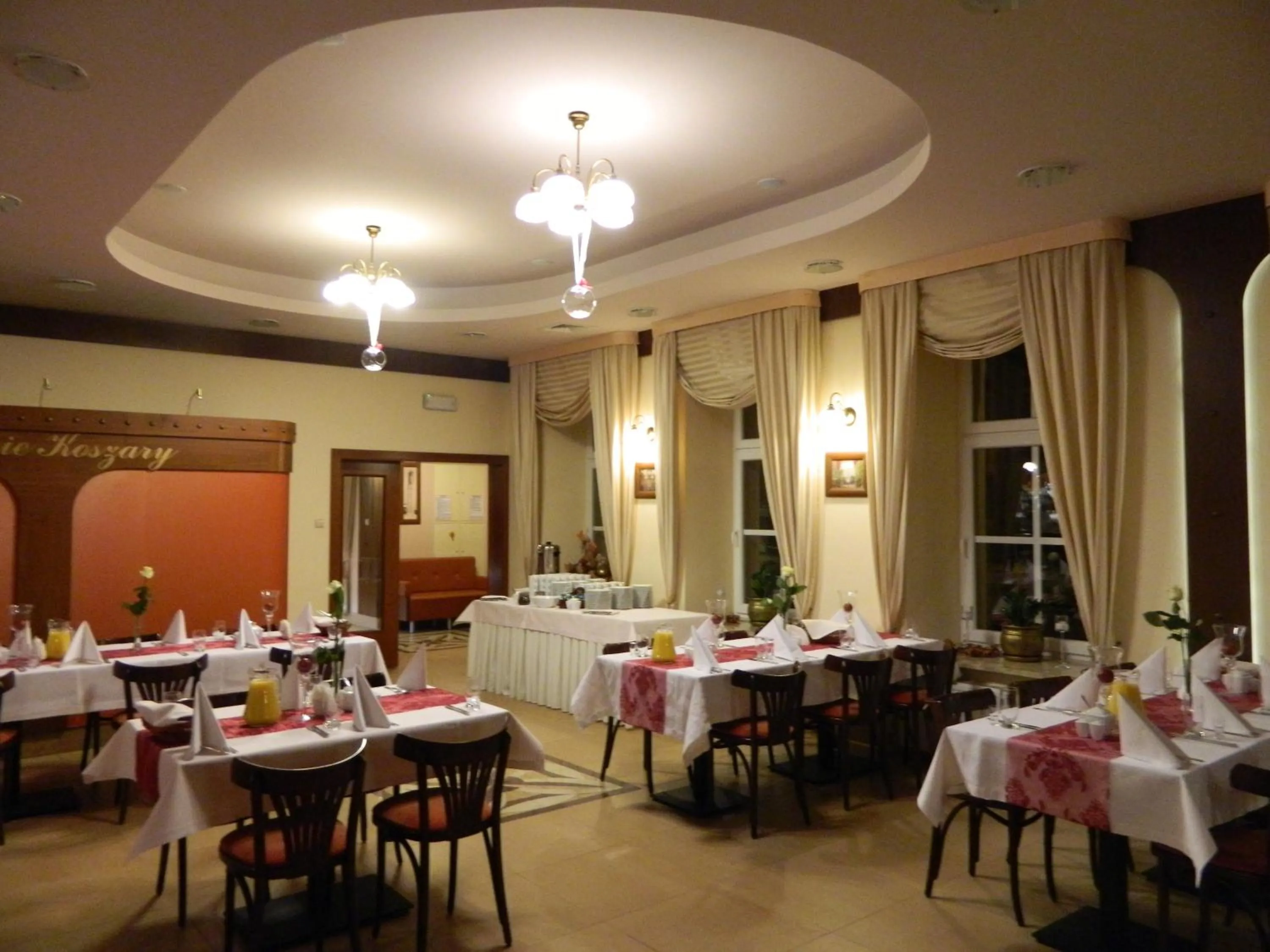 Restaurant/places to eat in Hotel Carskie Koszary