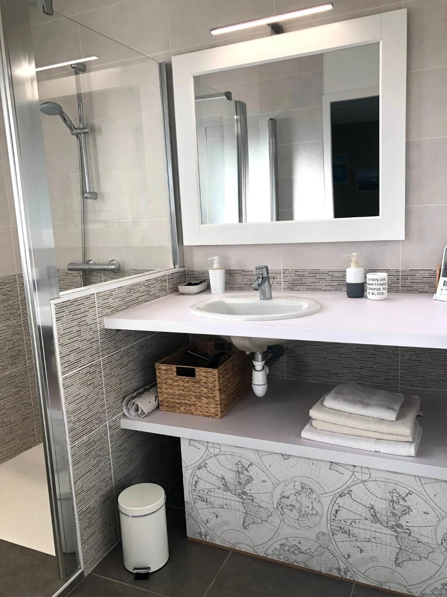 Bathroom in Les chambres d'hôtes de Pascale