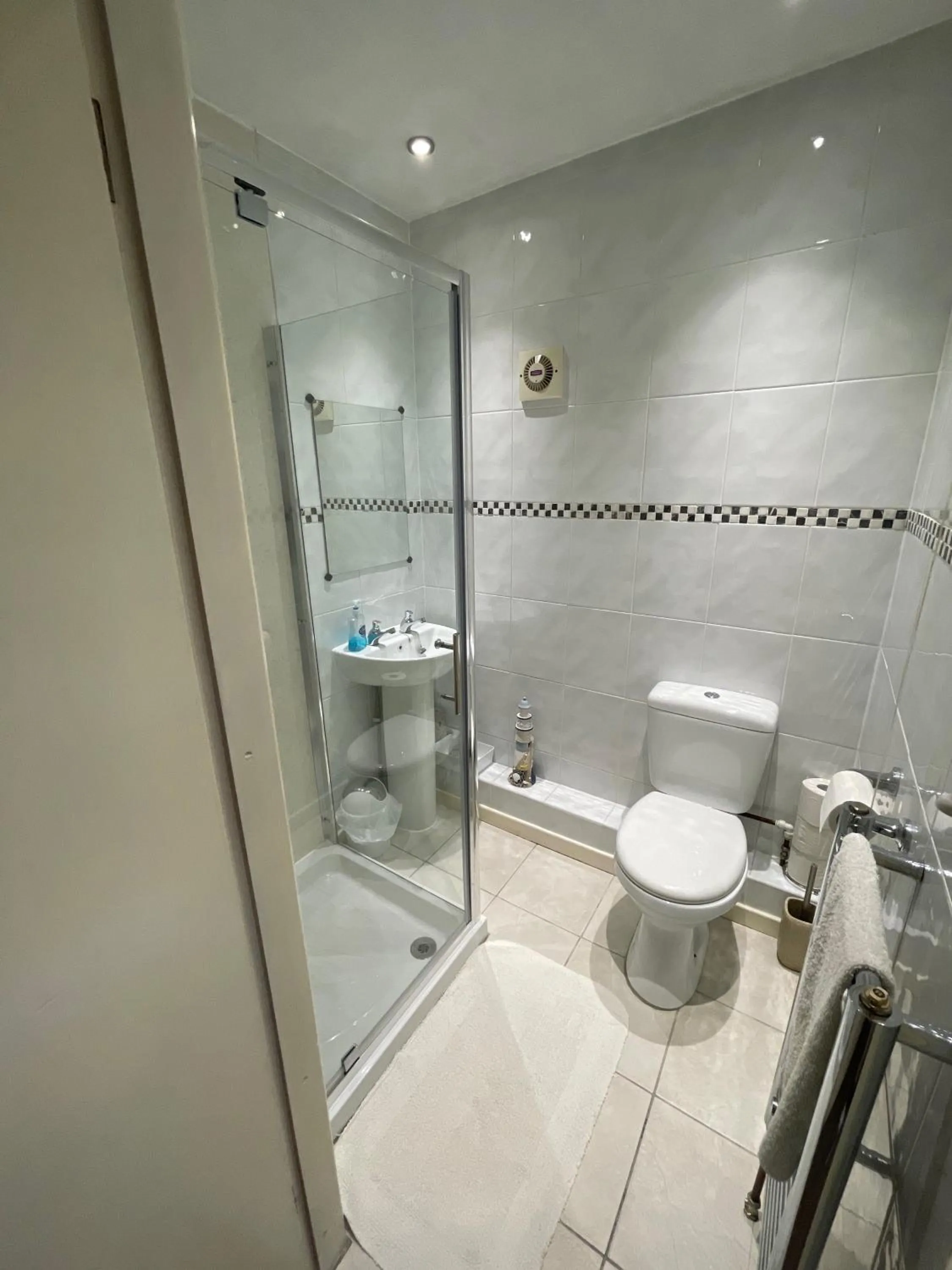 Bathroom in Aabba Guest House