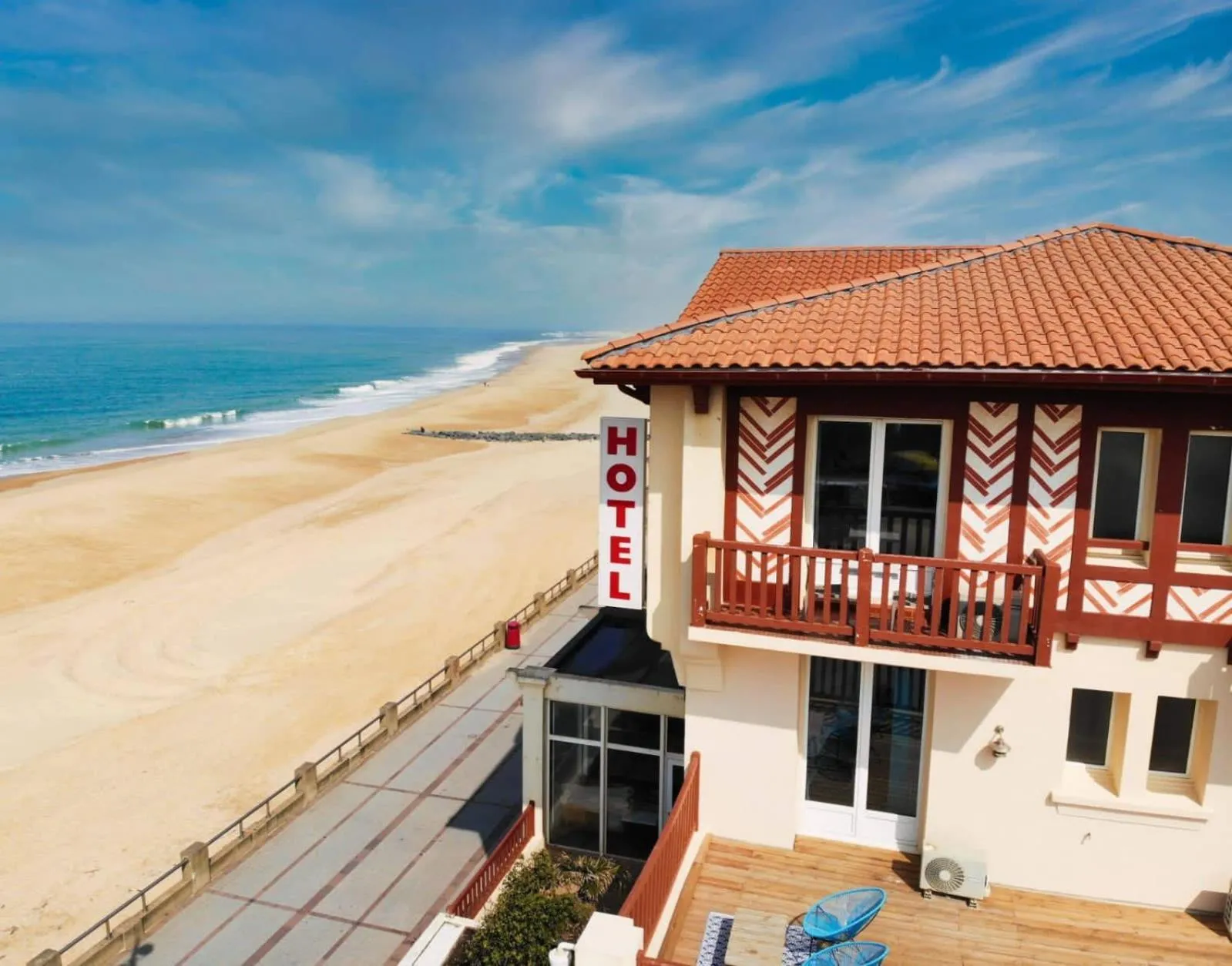 Property building in Hôtel de La Plage