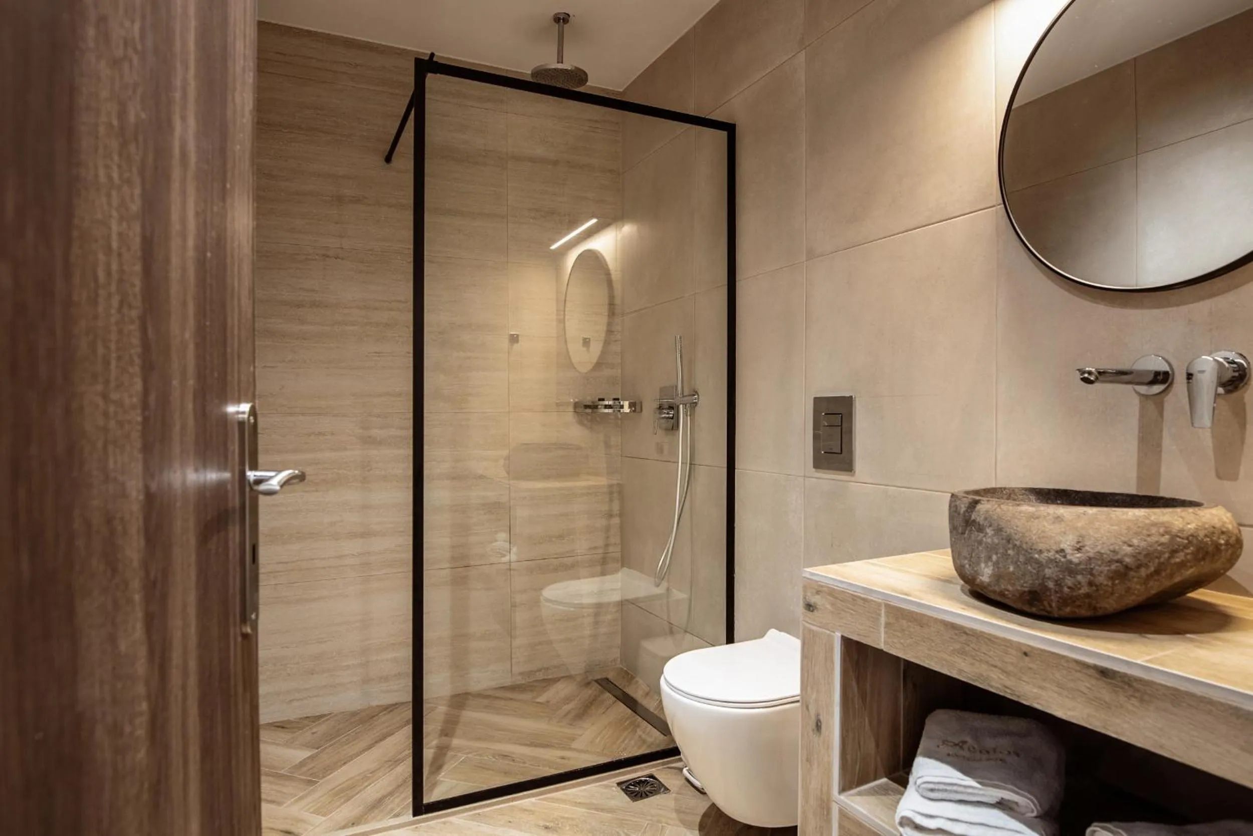 Shower in Aeolos Boutique Hotel & Suites