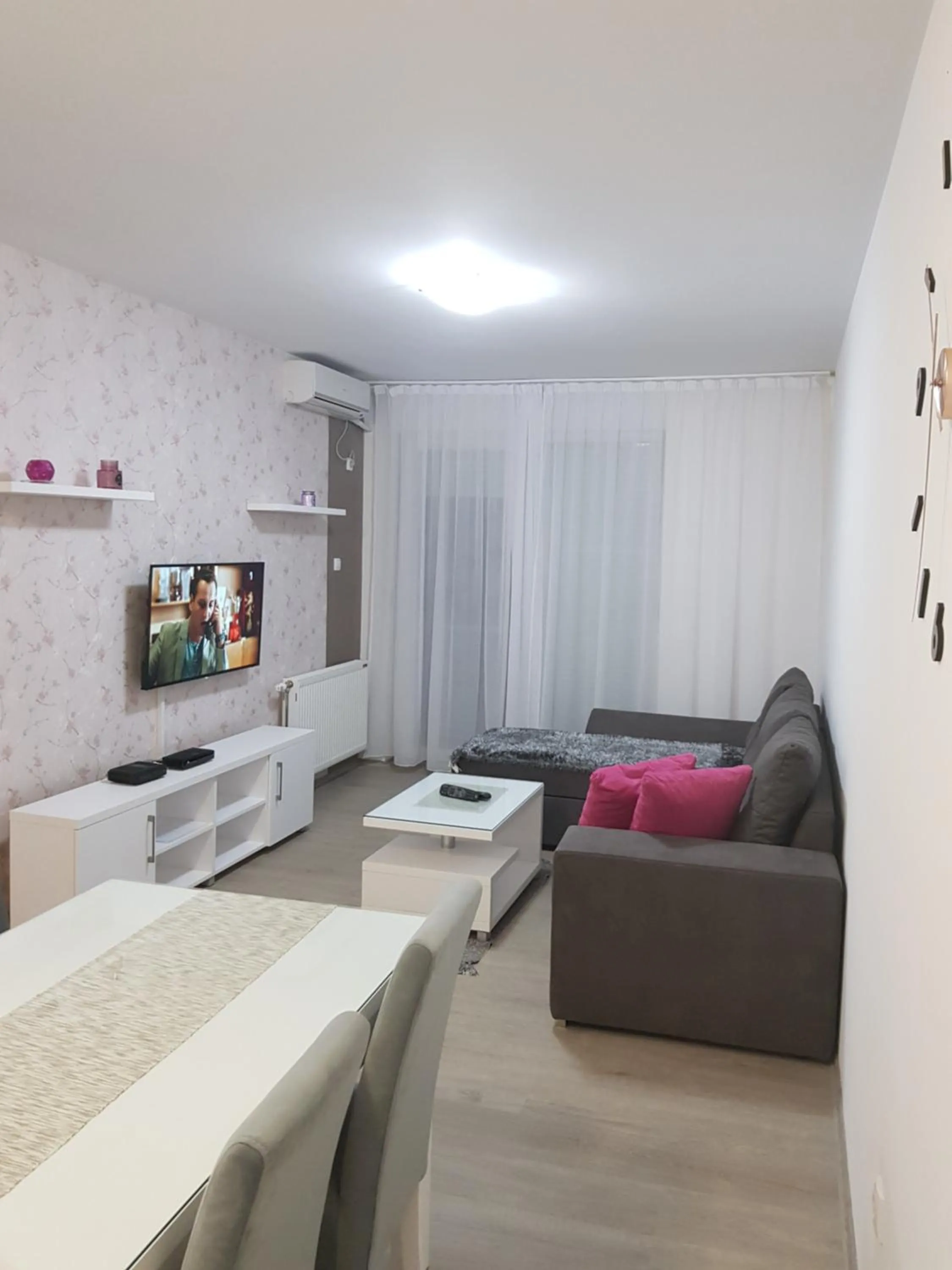TV and multimedia in Apartment GEA 18