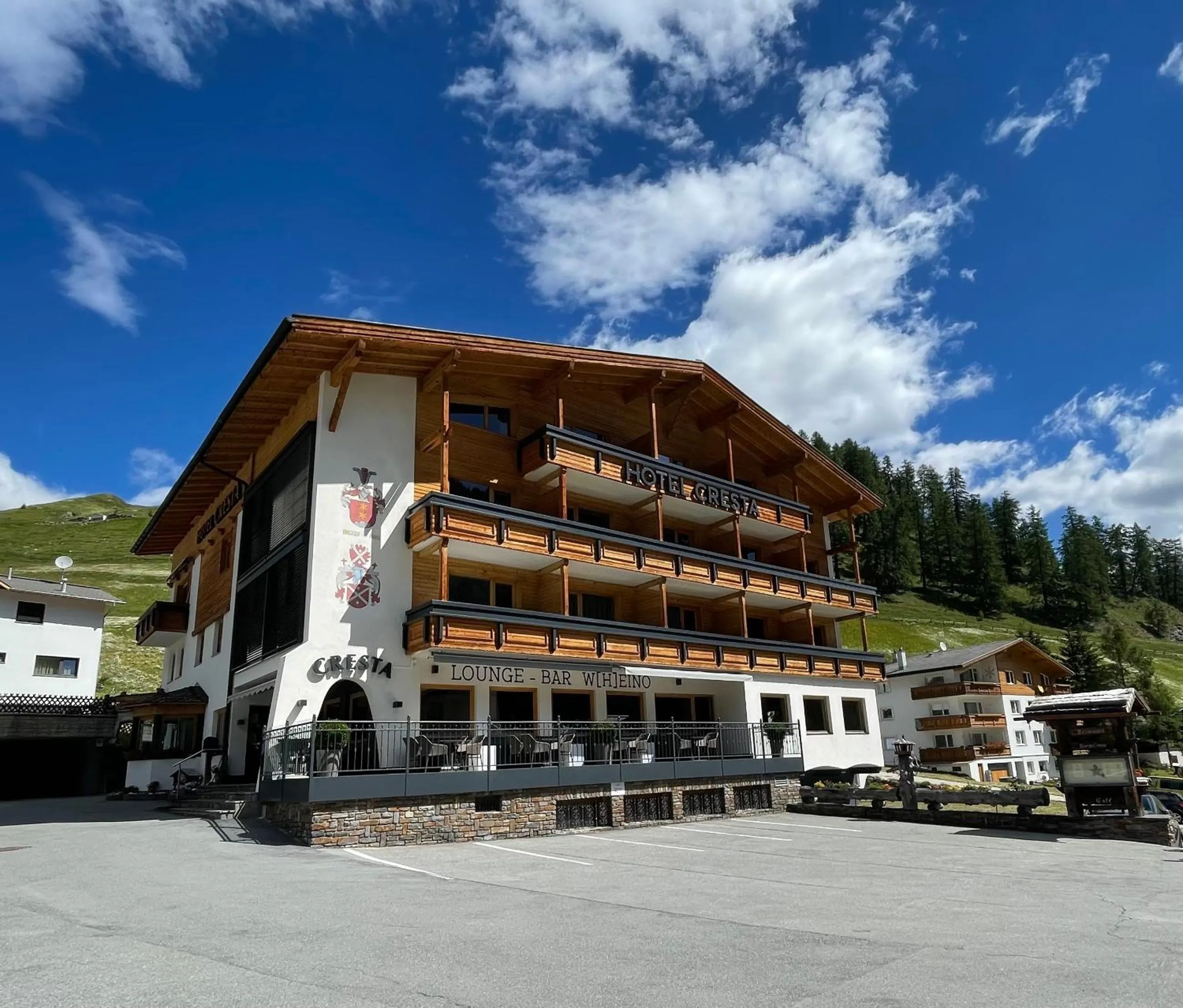 Property building in Hotel Cresta