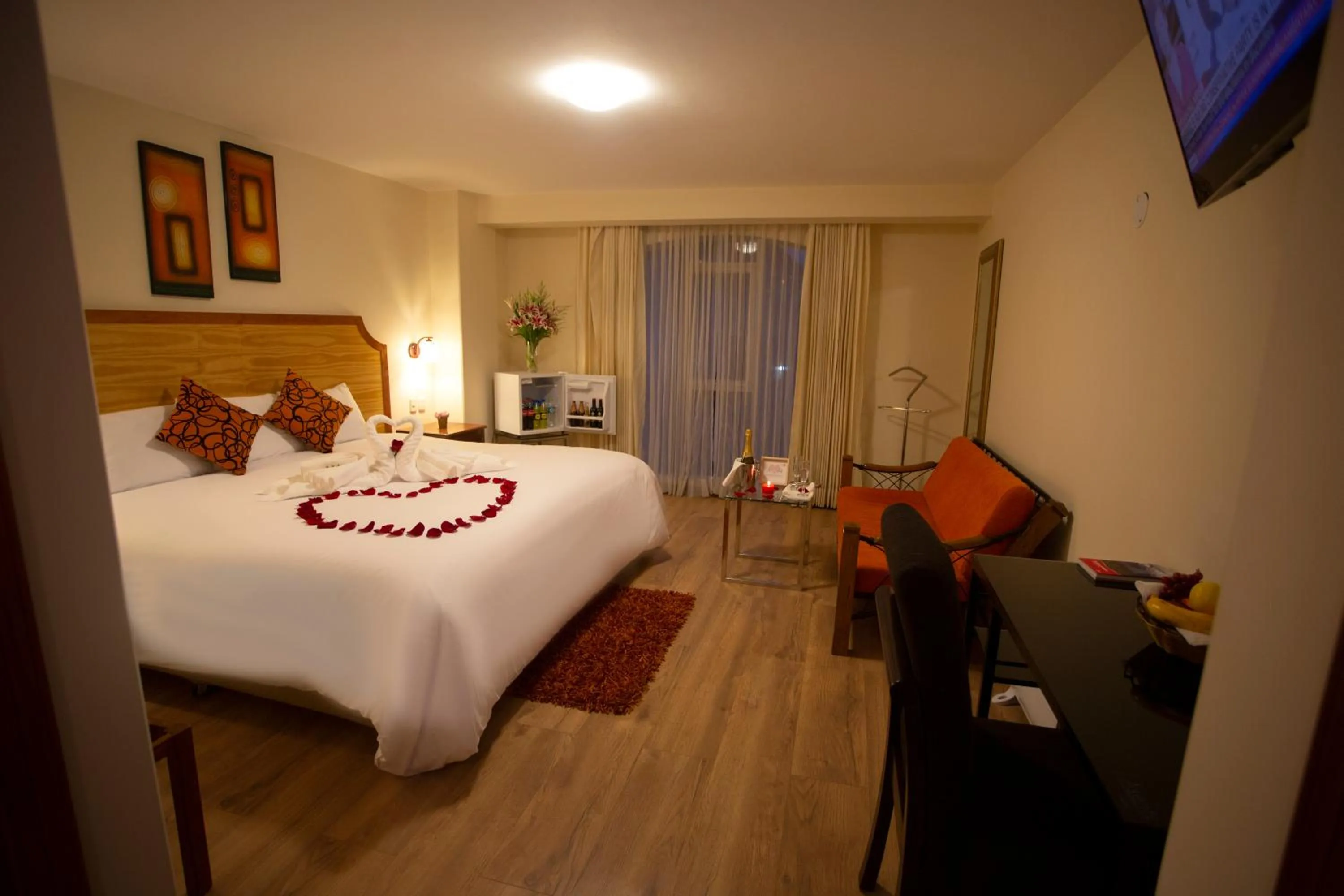 Photo of the whole room, Bed in Sol Plaza Hotel