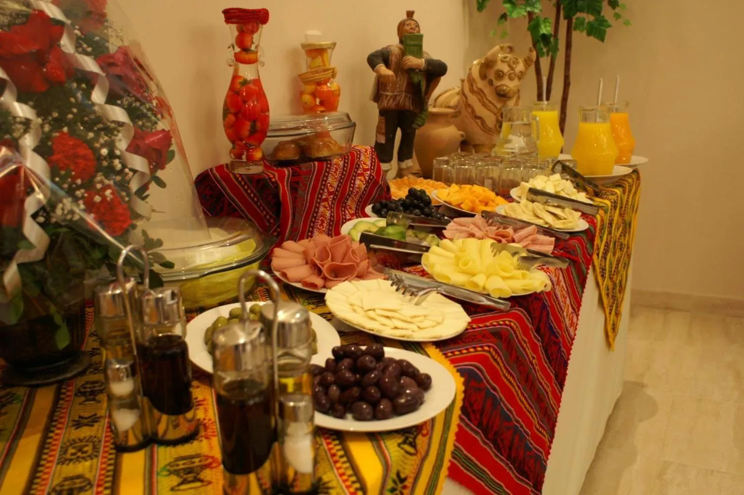 Restaurant/places to eat in Sol Plaza Hotel