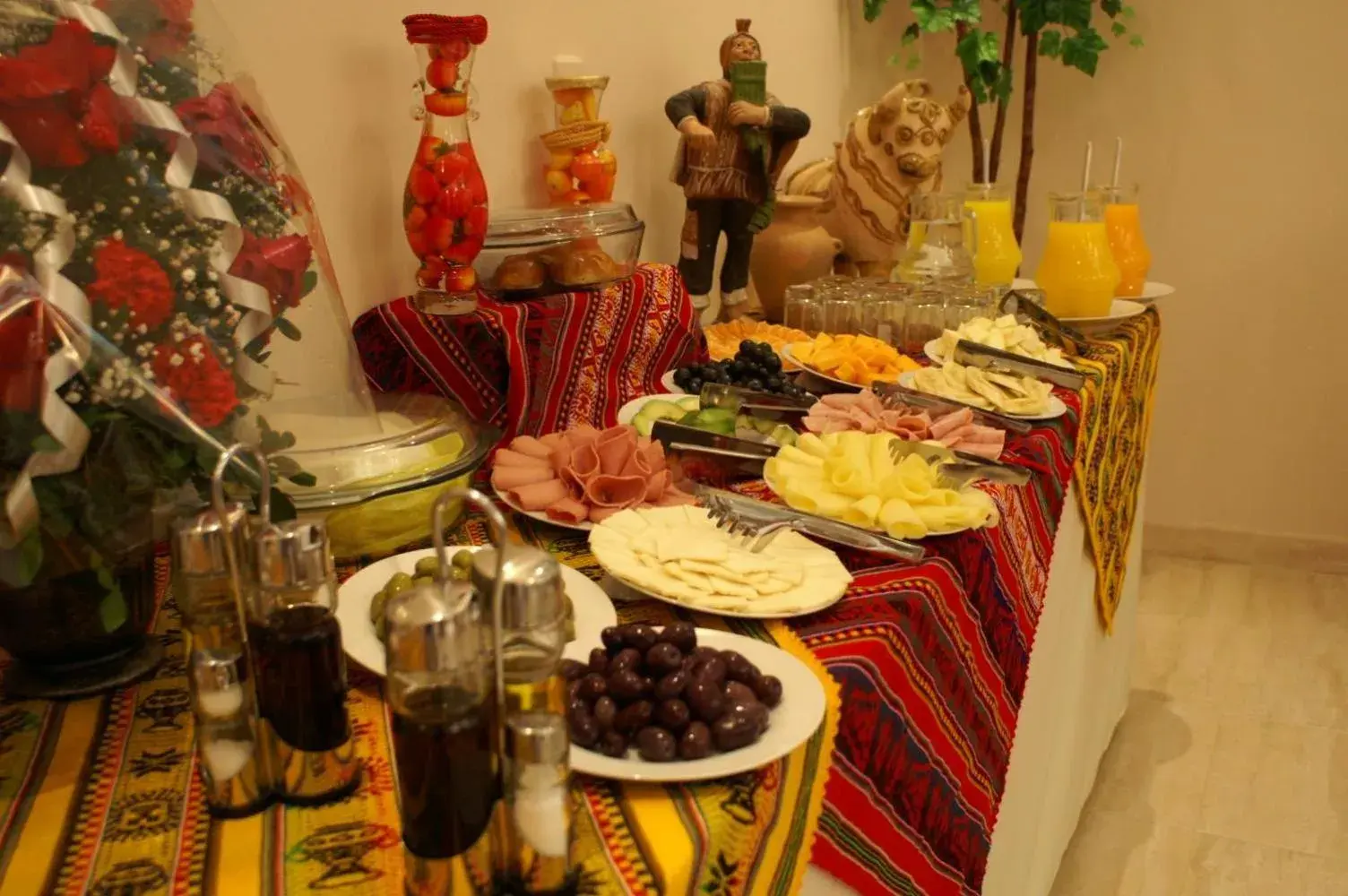 Restaurant/places to eat in Sol Plaza Hotel Restaurant/places to eat in Sol Plaza Hotel