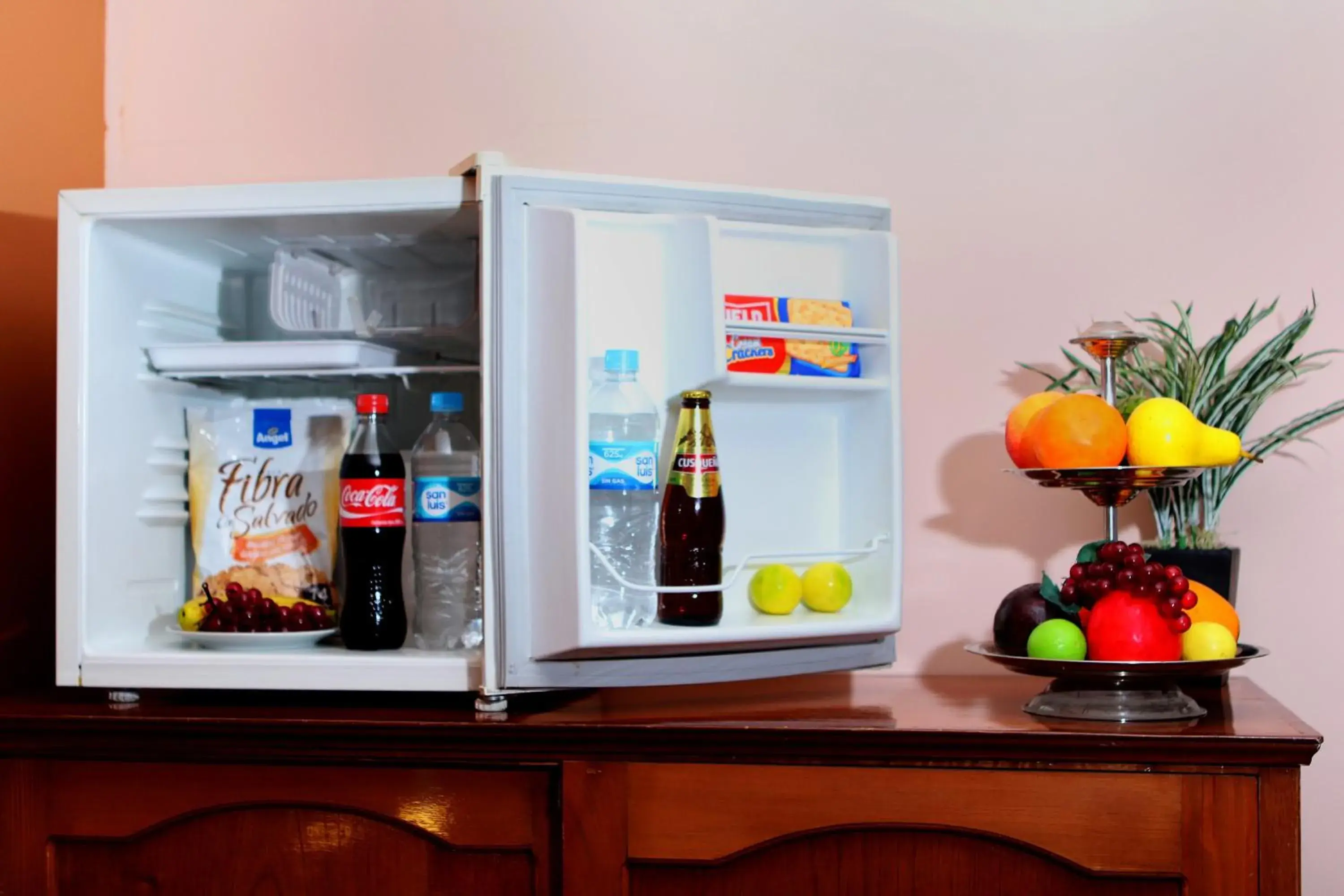 Restaurant/places to eat in Sol Plaza Hotel Restaurant/places to eat in Sol Plaza Hotel