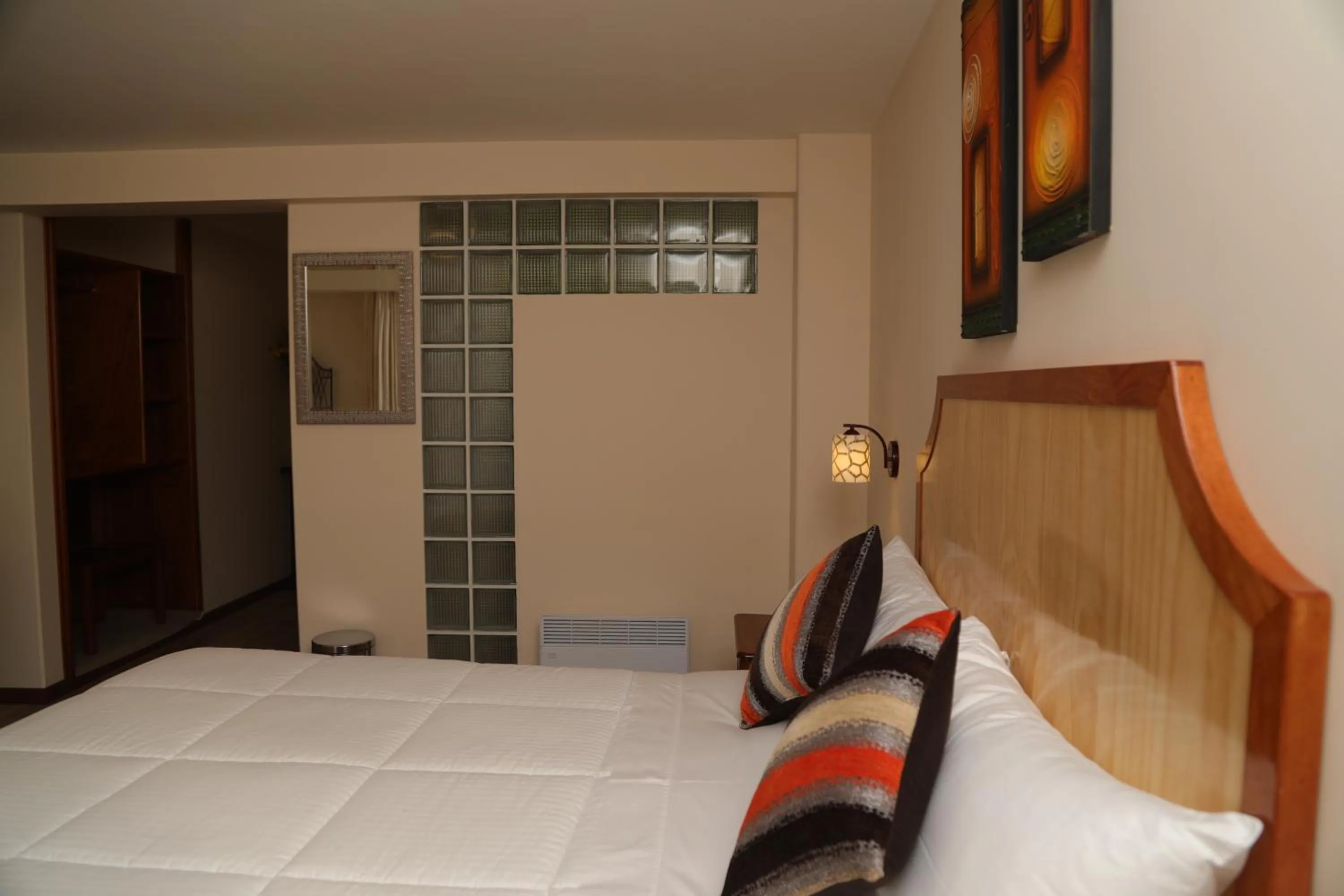 Photo of the whole room, Bed in Sol Plaza Hotel