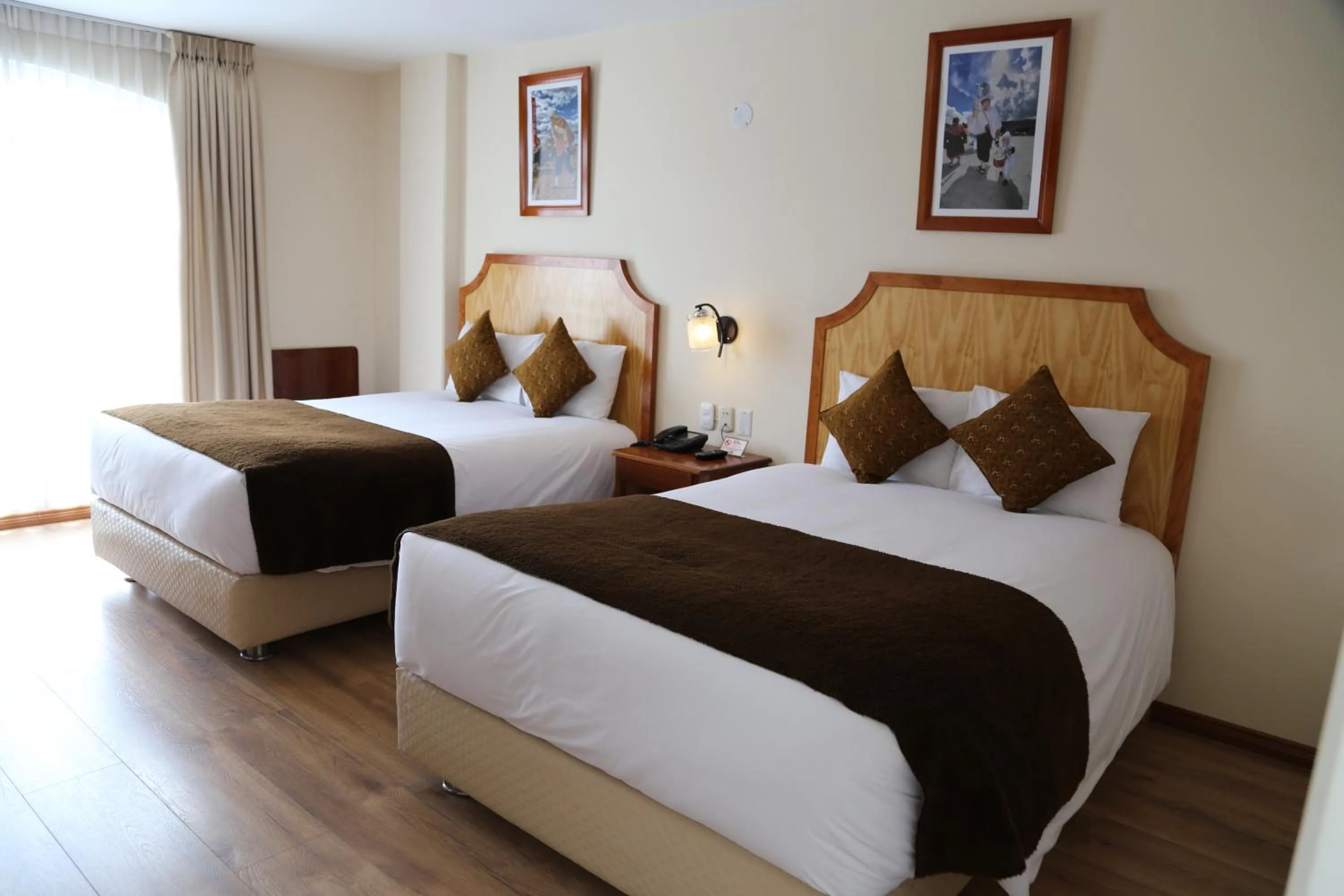 Bed in Sol Plaza Hotel