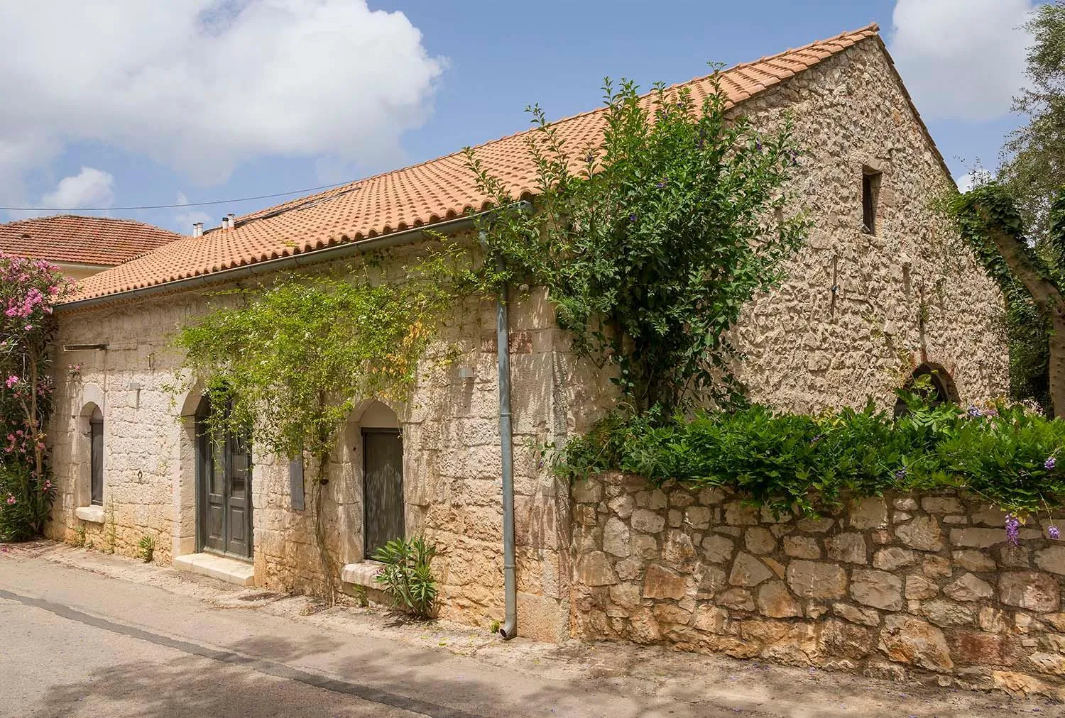 Bird's eye view in Familia