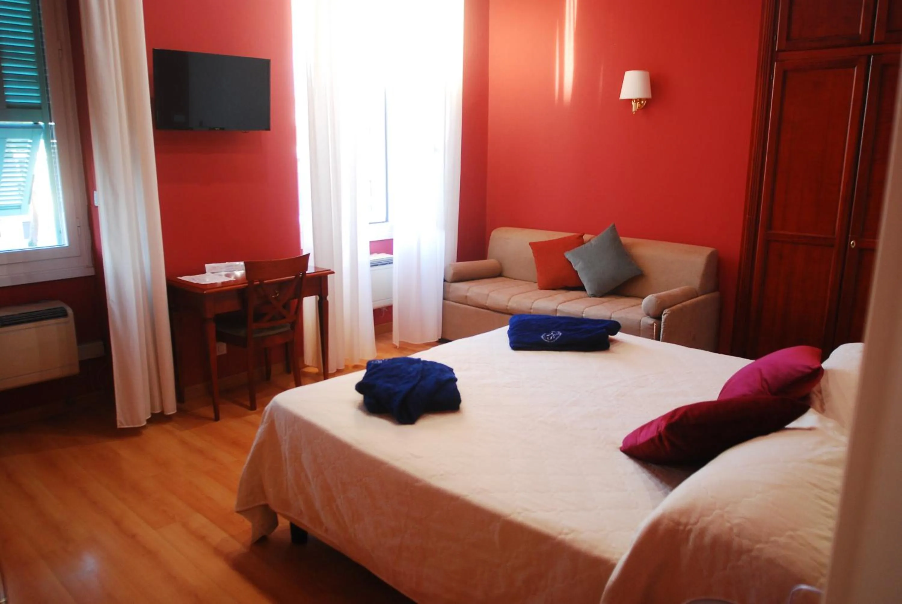 Photo of the whole room, Bed in Hotel Villa Sophia