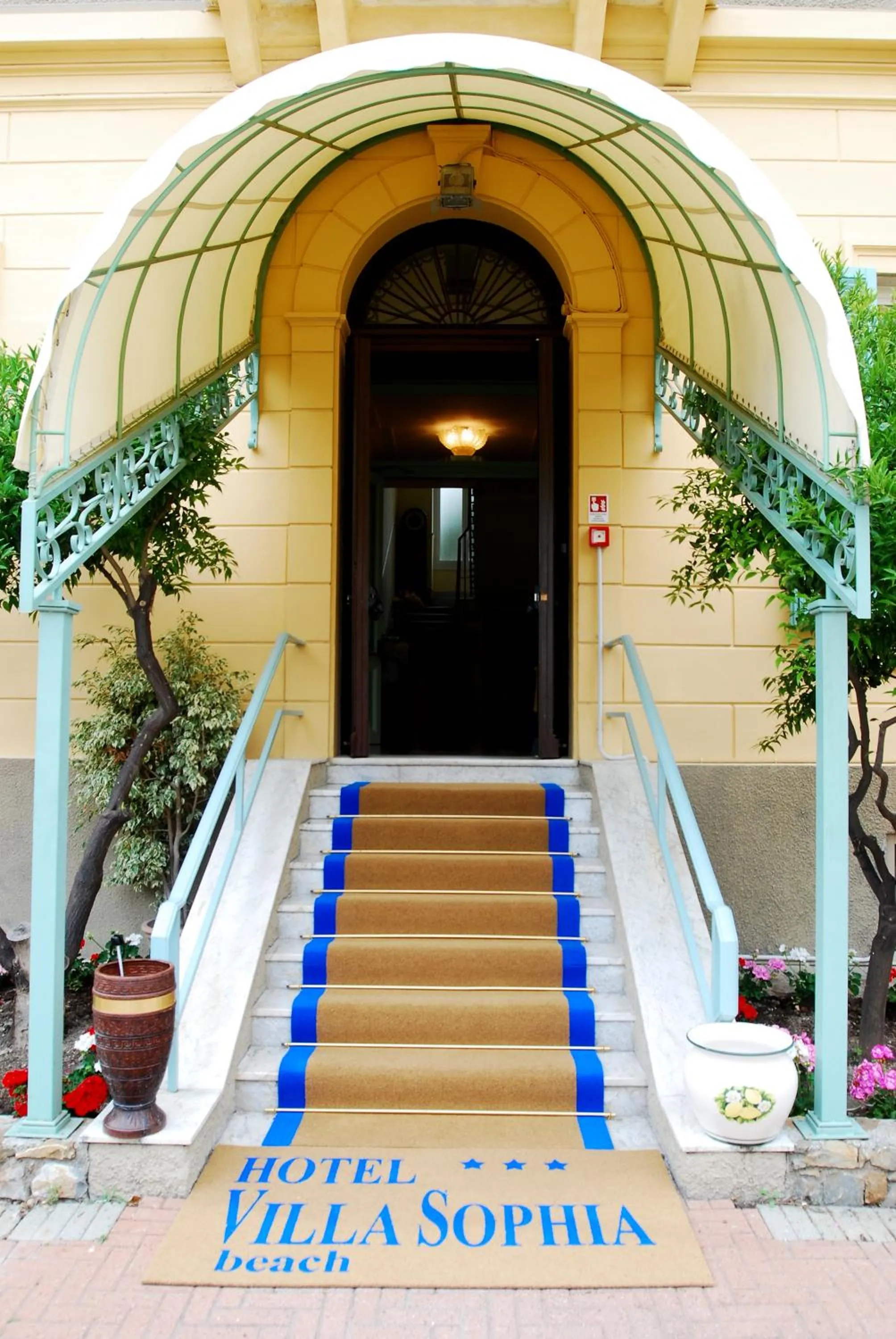 Facade/entrance in Hotel Villa Sophia