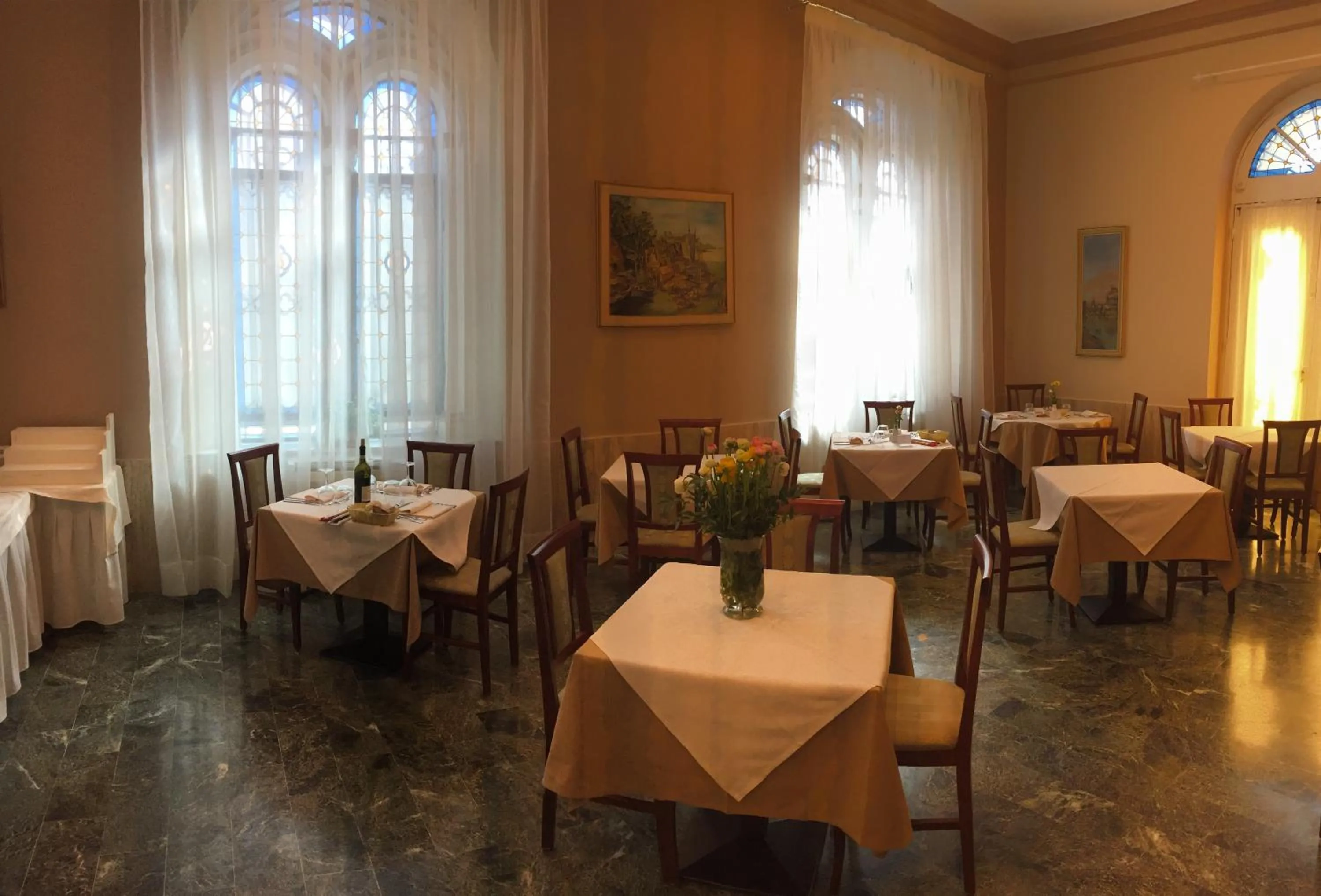Restaurant/places to eat in Hotel Villa Sophia