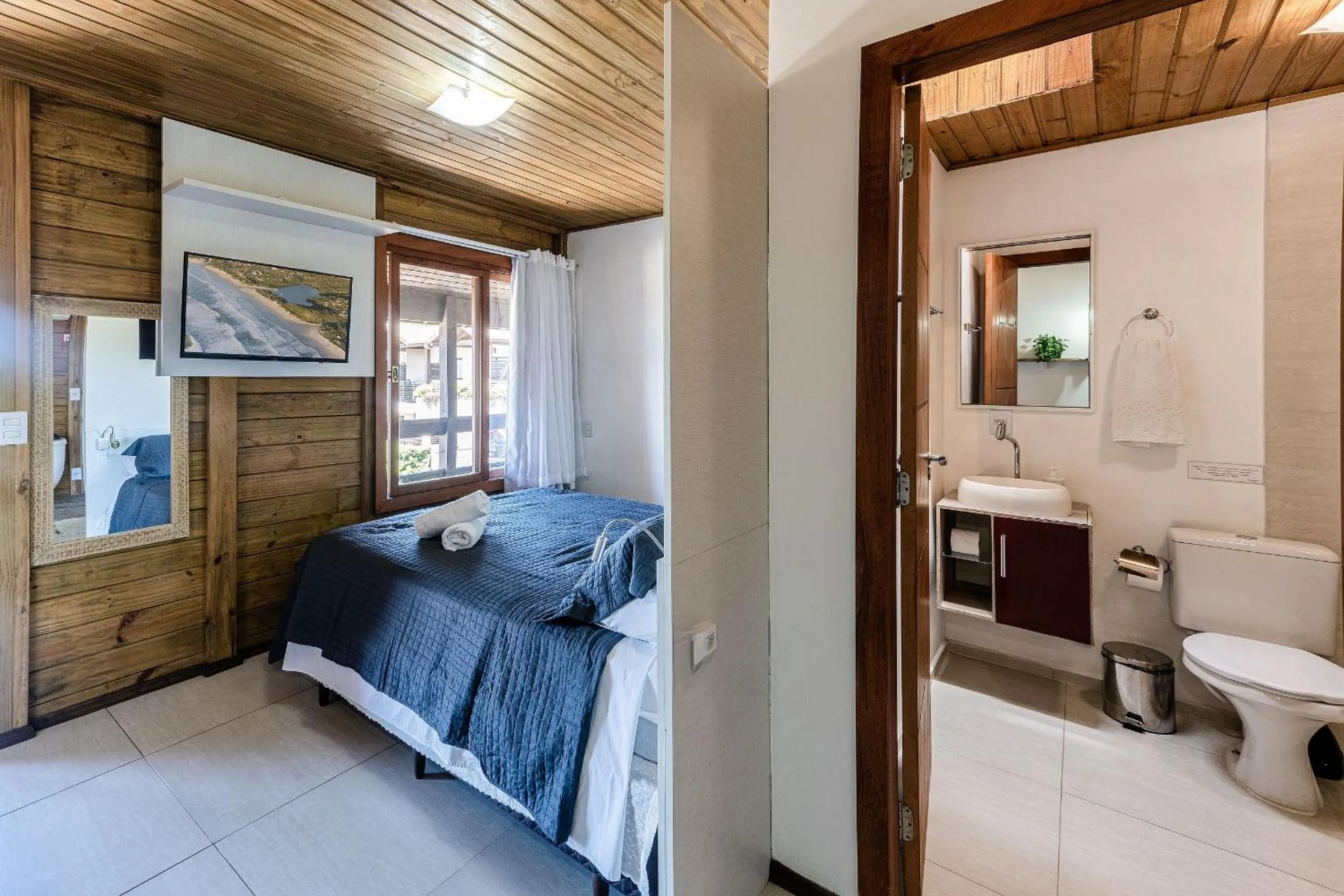 Bedroom, Bed in Pousada Solar dos Lírios - Praia do Rosa