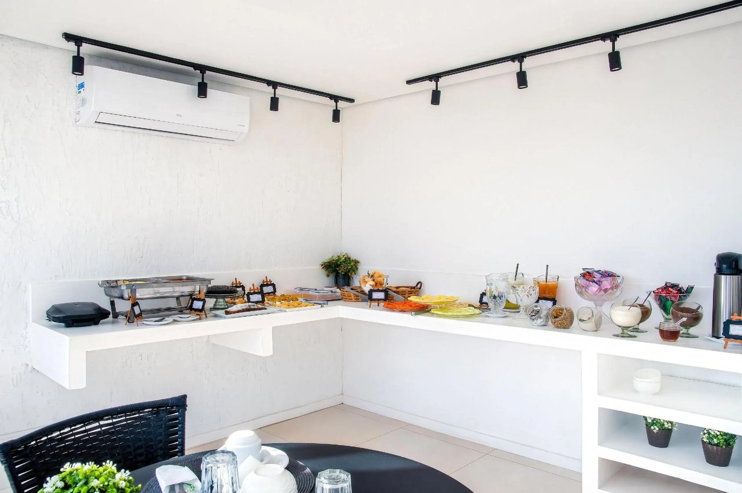 Breakfast in Pousada Solar dos Lírios - Praia do Rosa