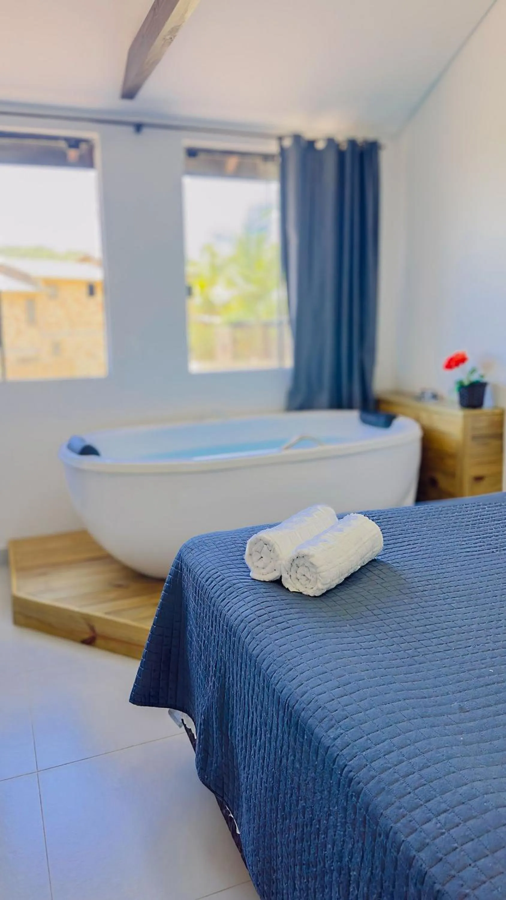 Hot Tub, Bed in Pousada Solar dos Lírios - Praia do Rosa